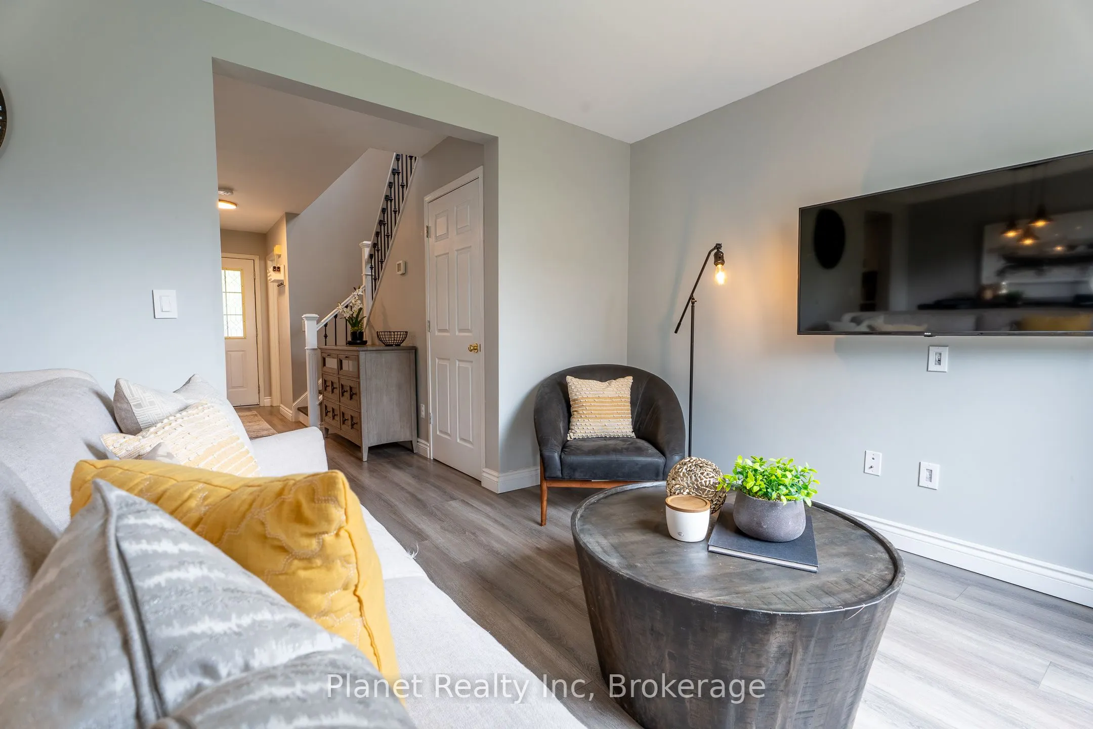 16 Southcreek Trail