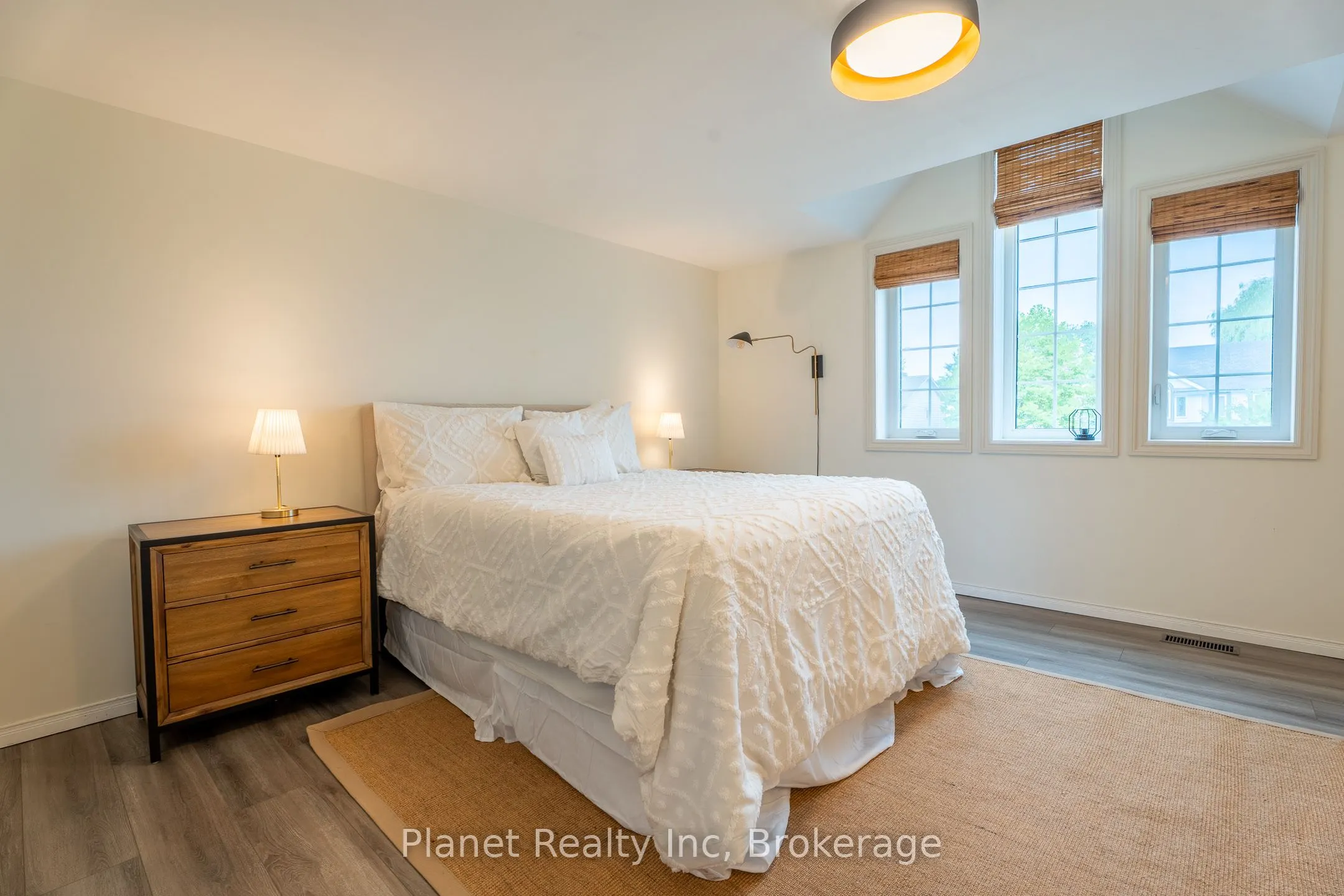 16 Southcreek Trail