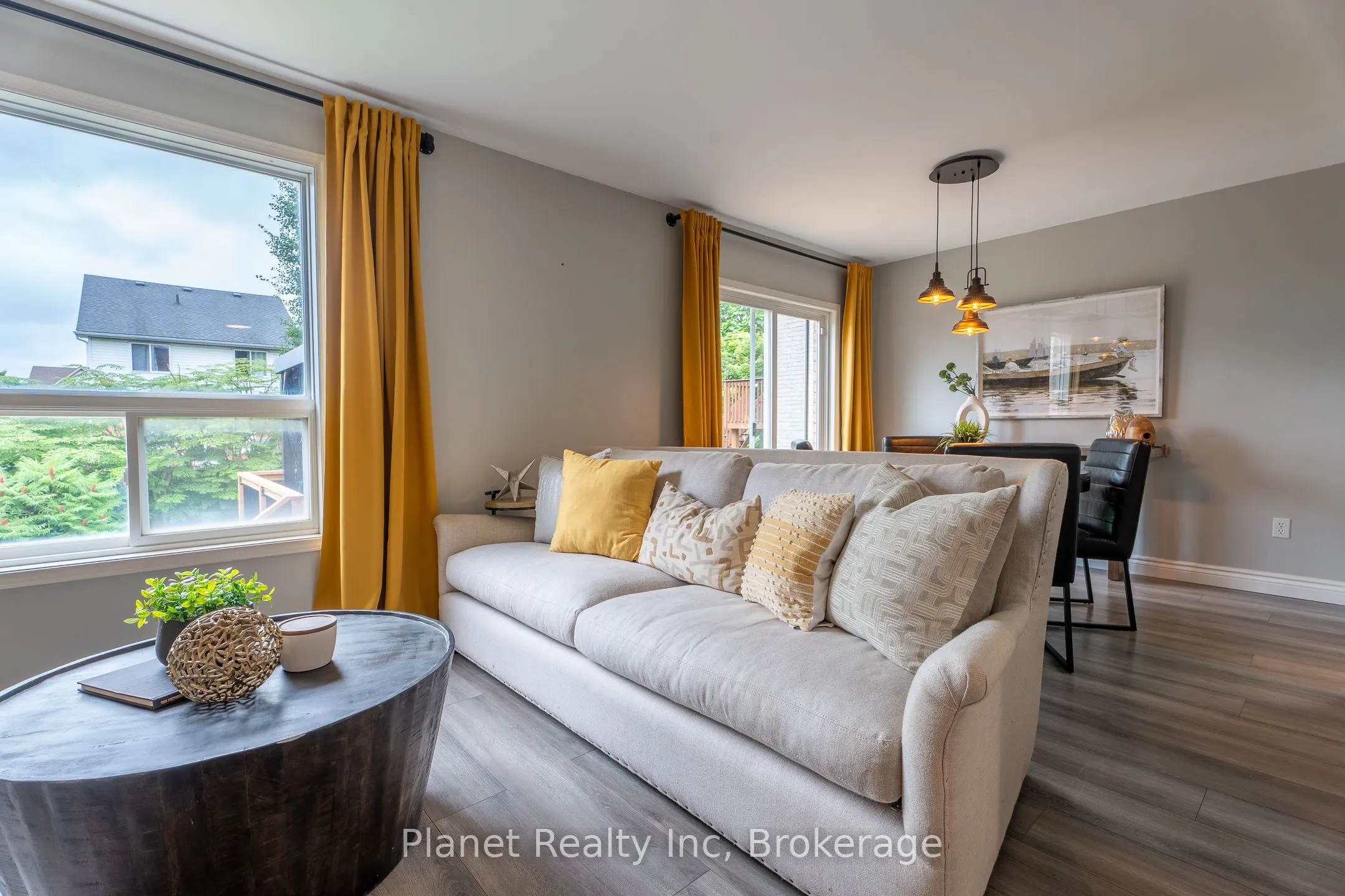 16 Southcreek Trail