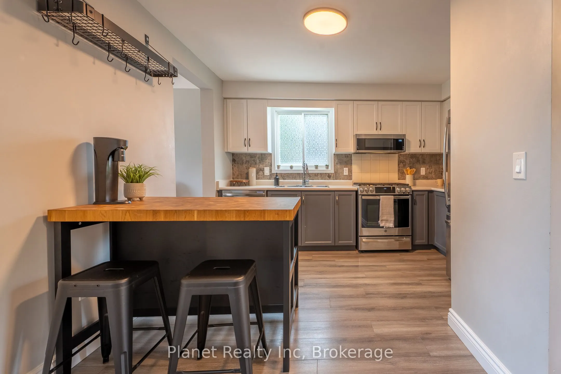16 Southcreek Trail