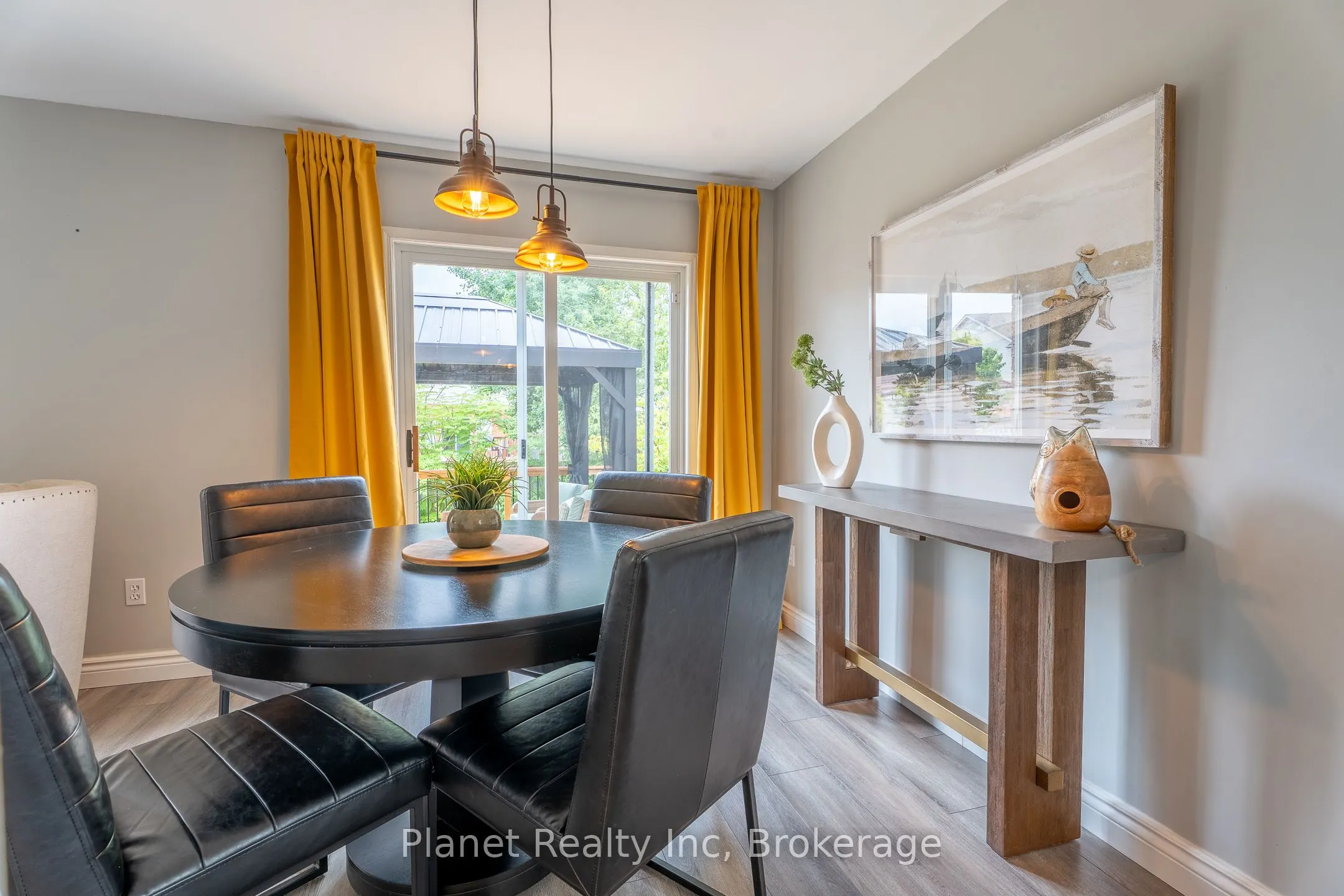 16 Southcreek Trail