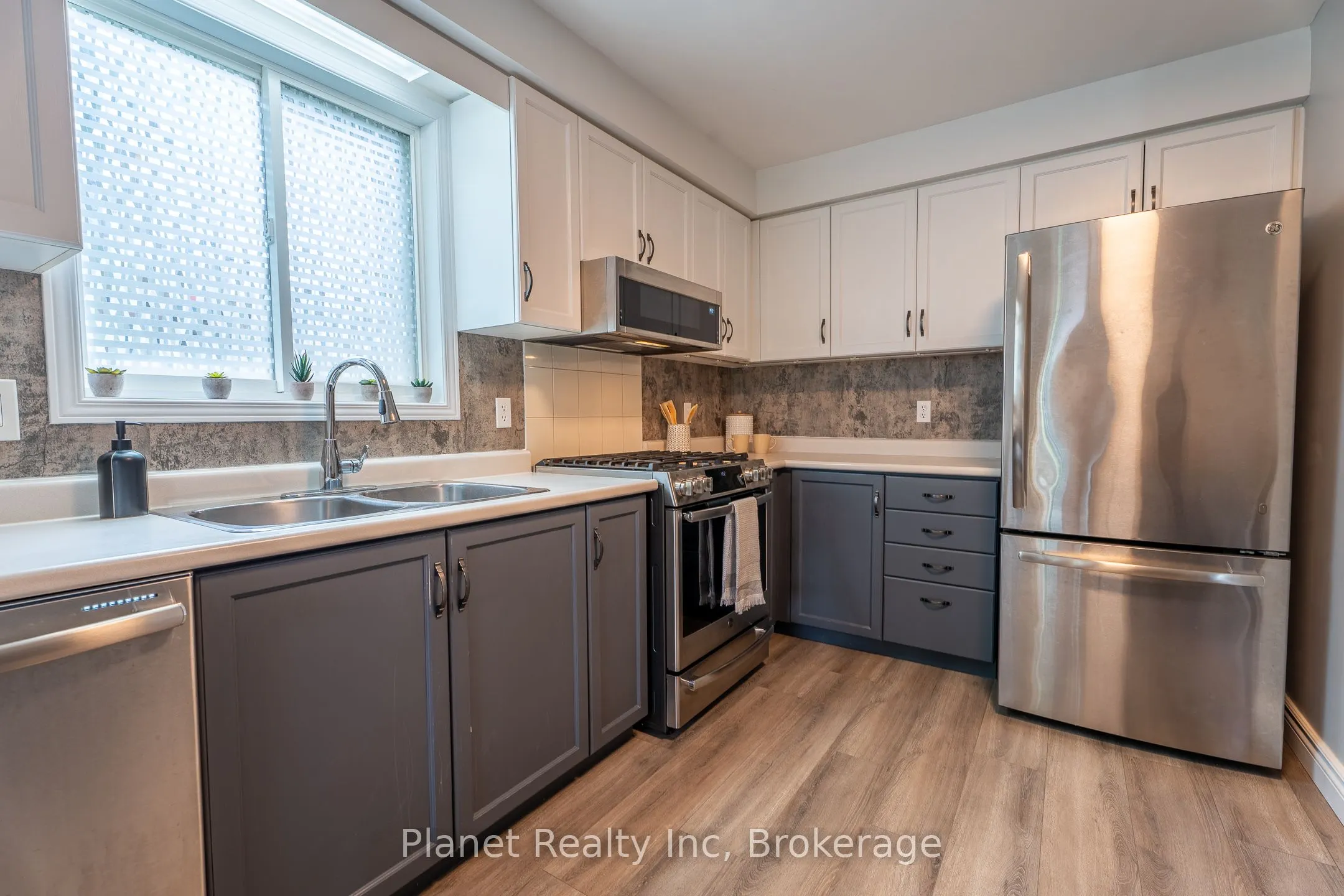 16 Southcreek Trail