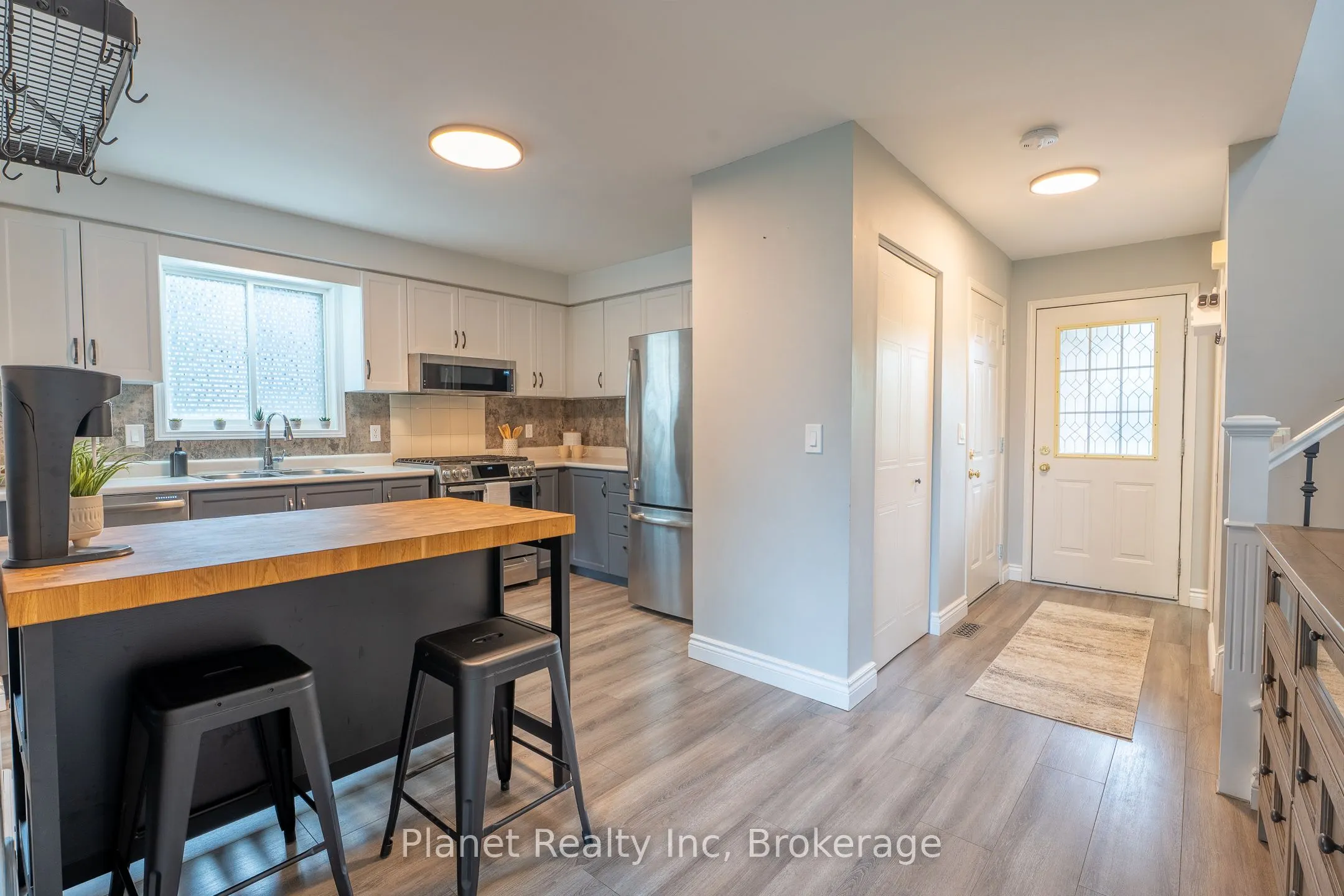 16 Southcreek Trail