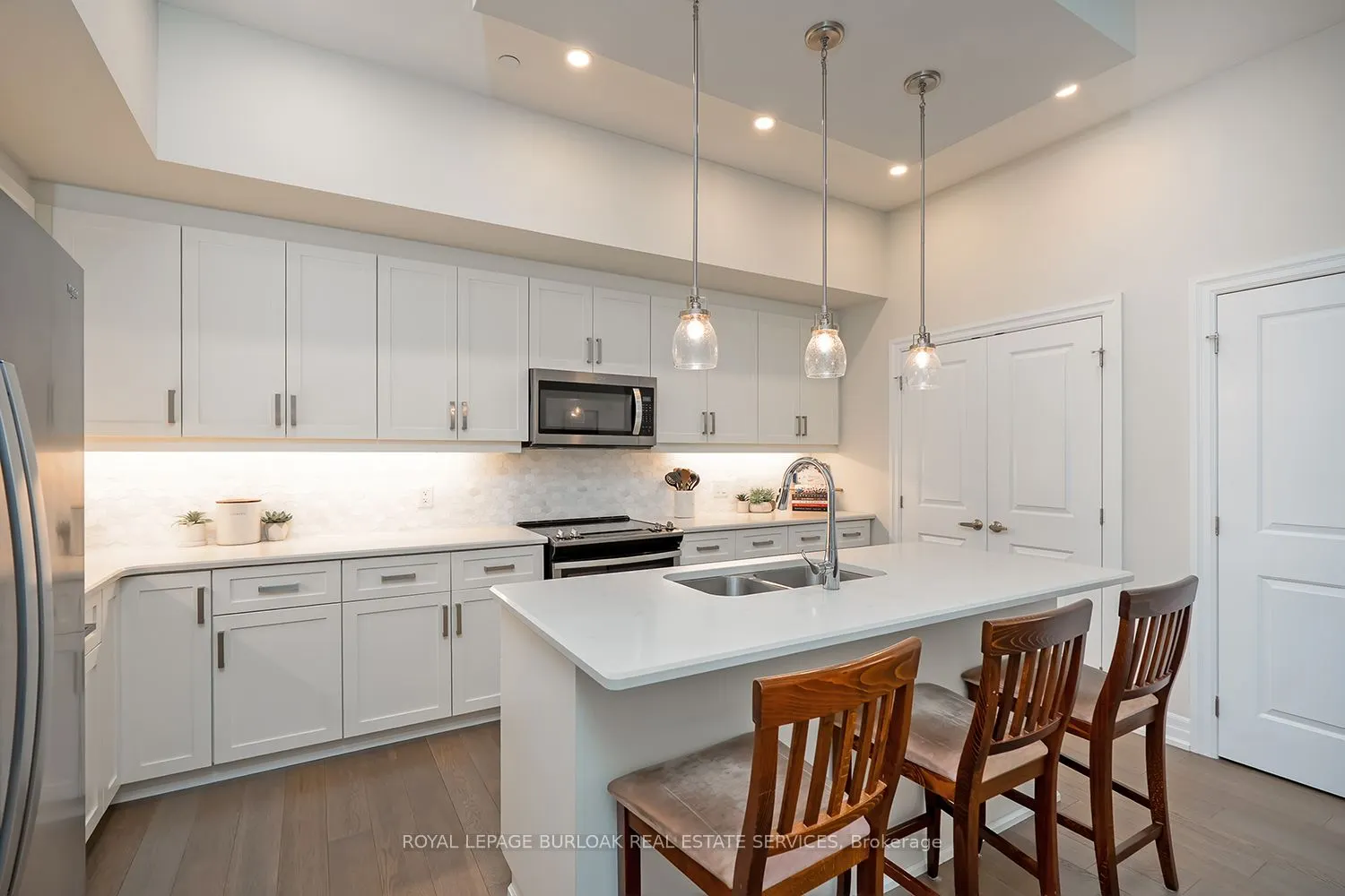 1878 Gordon Street, #202