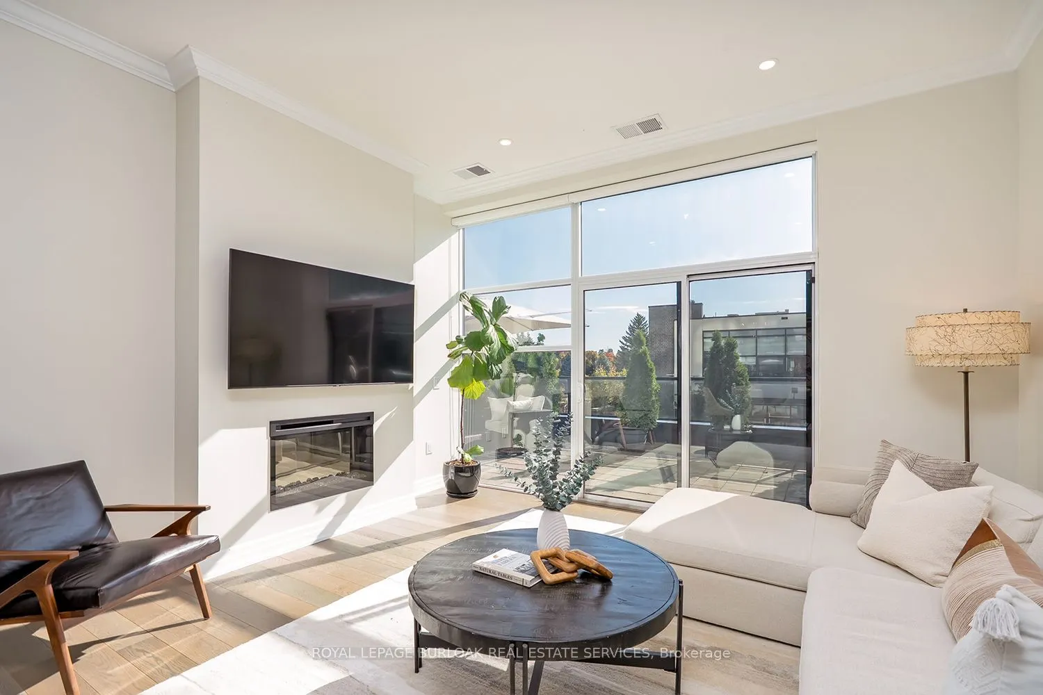 1878 Gordon Street, #202