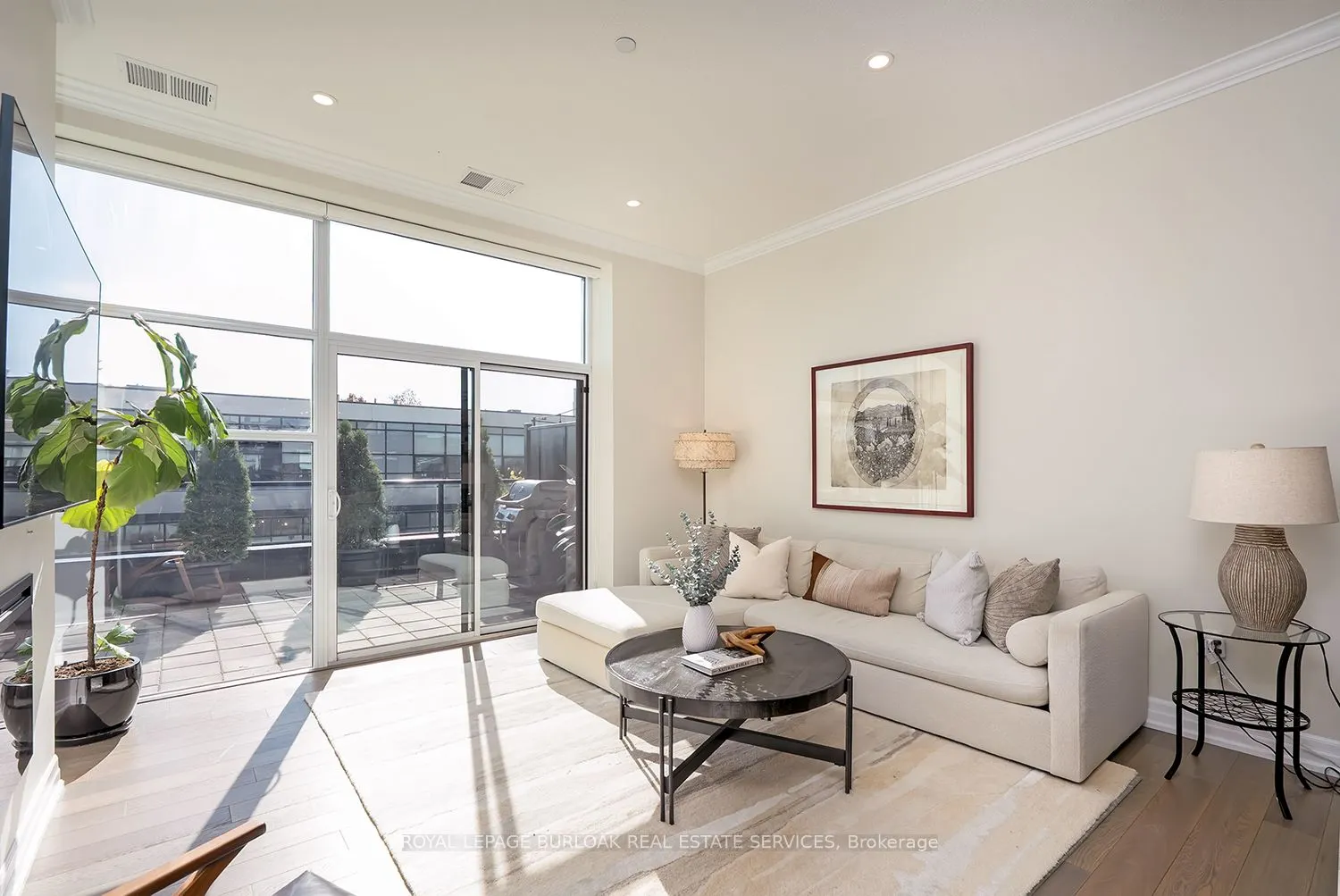 1878 Gordon Street, #202
