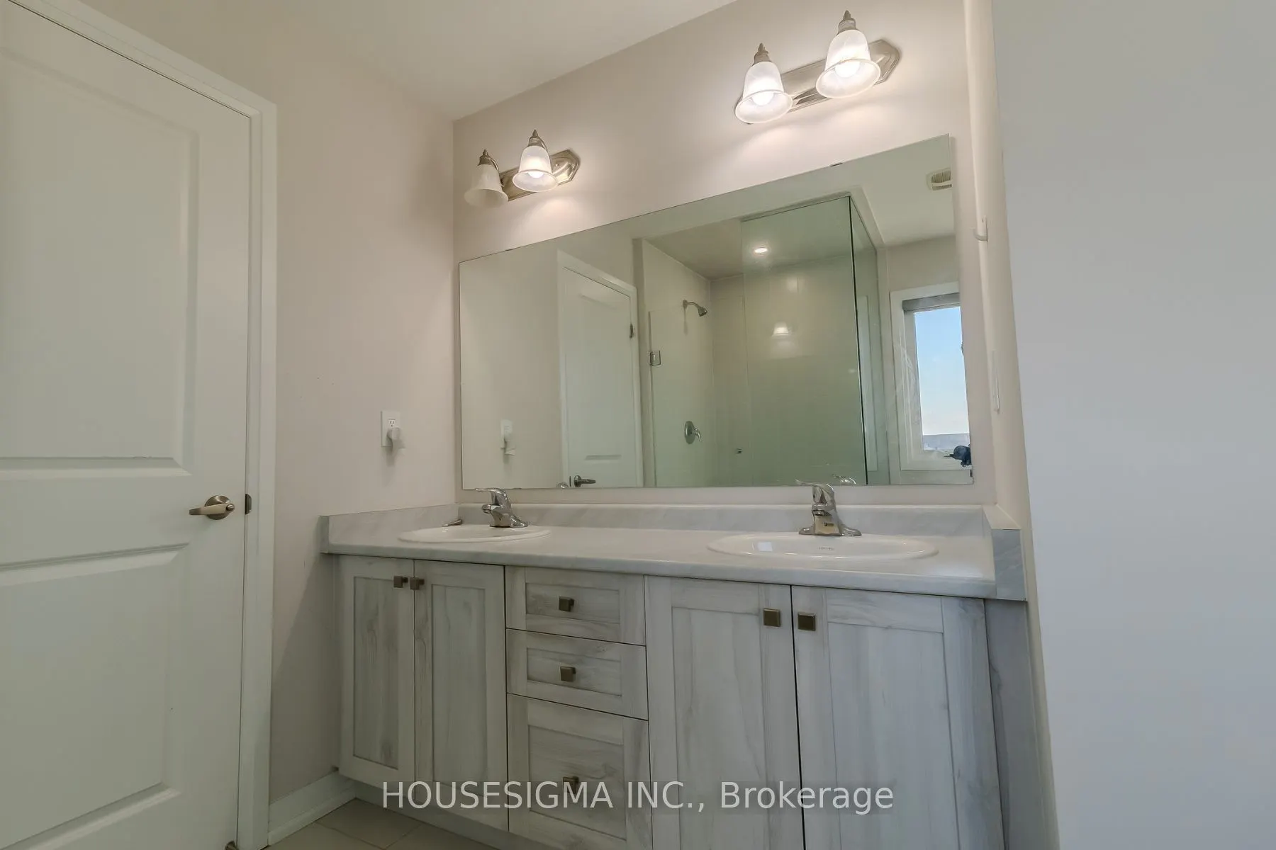 139 Fairey Crescent
