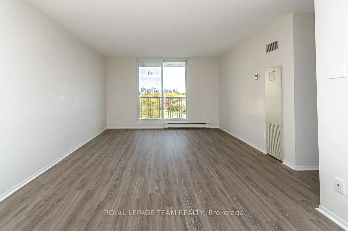 110 Forward Avenue, #607