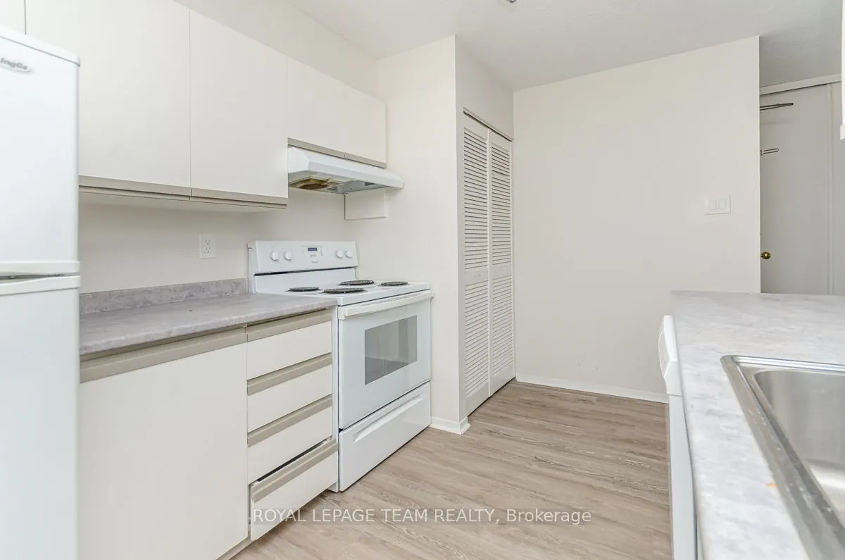 110 Forward Avenue, #607