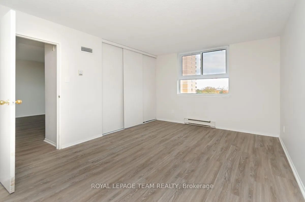 110 Forward Avenue, #607