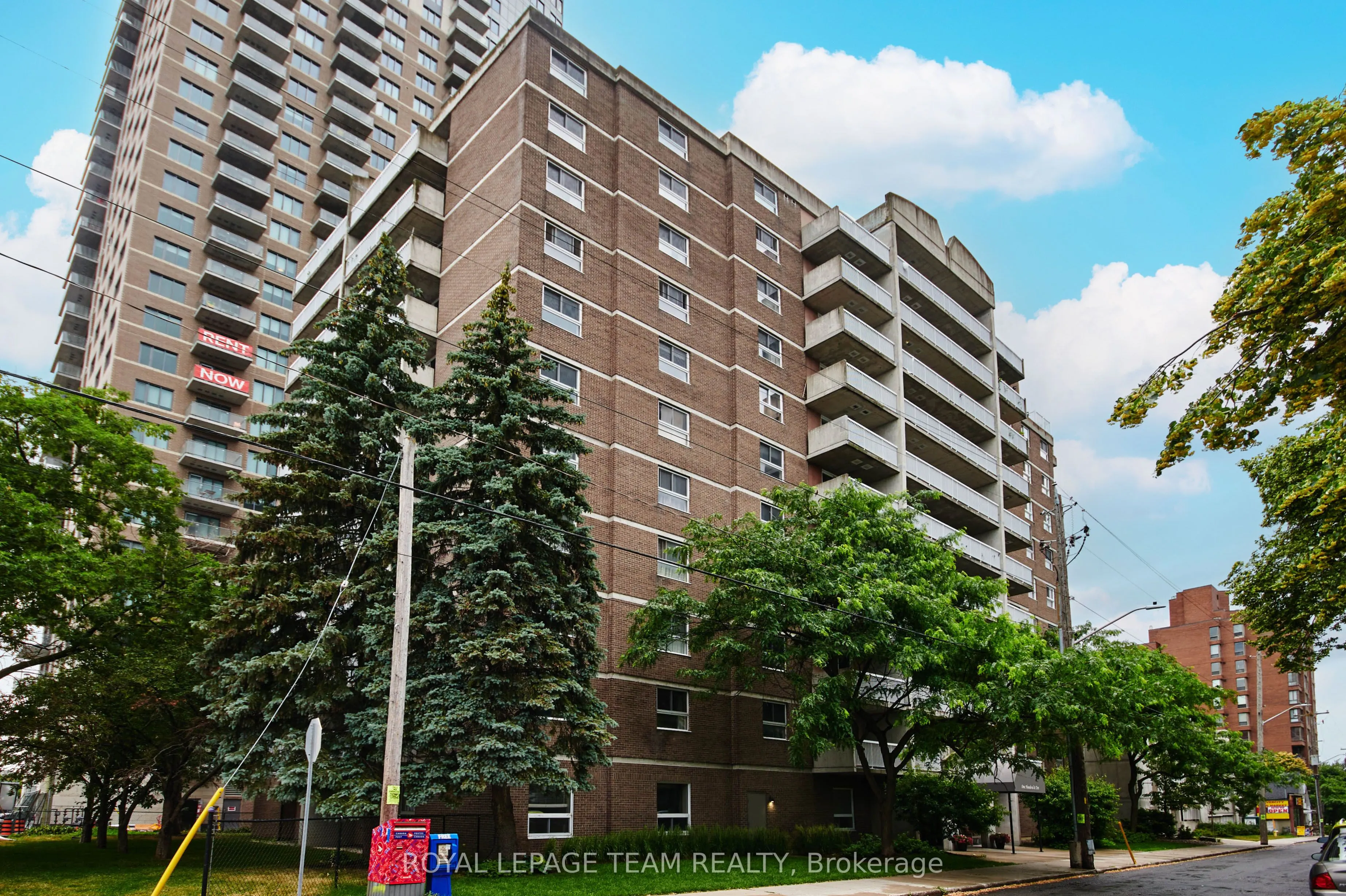 110 Forward Avenue, #607