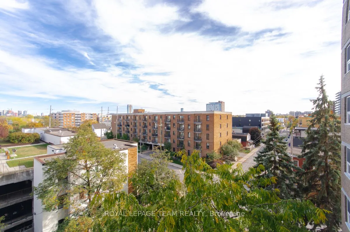110 Forward Avenue, #607