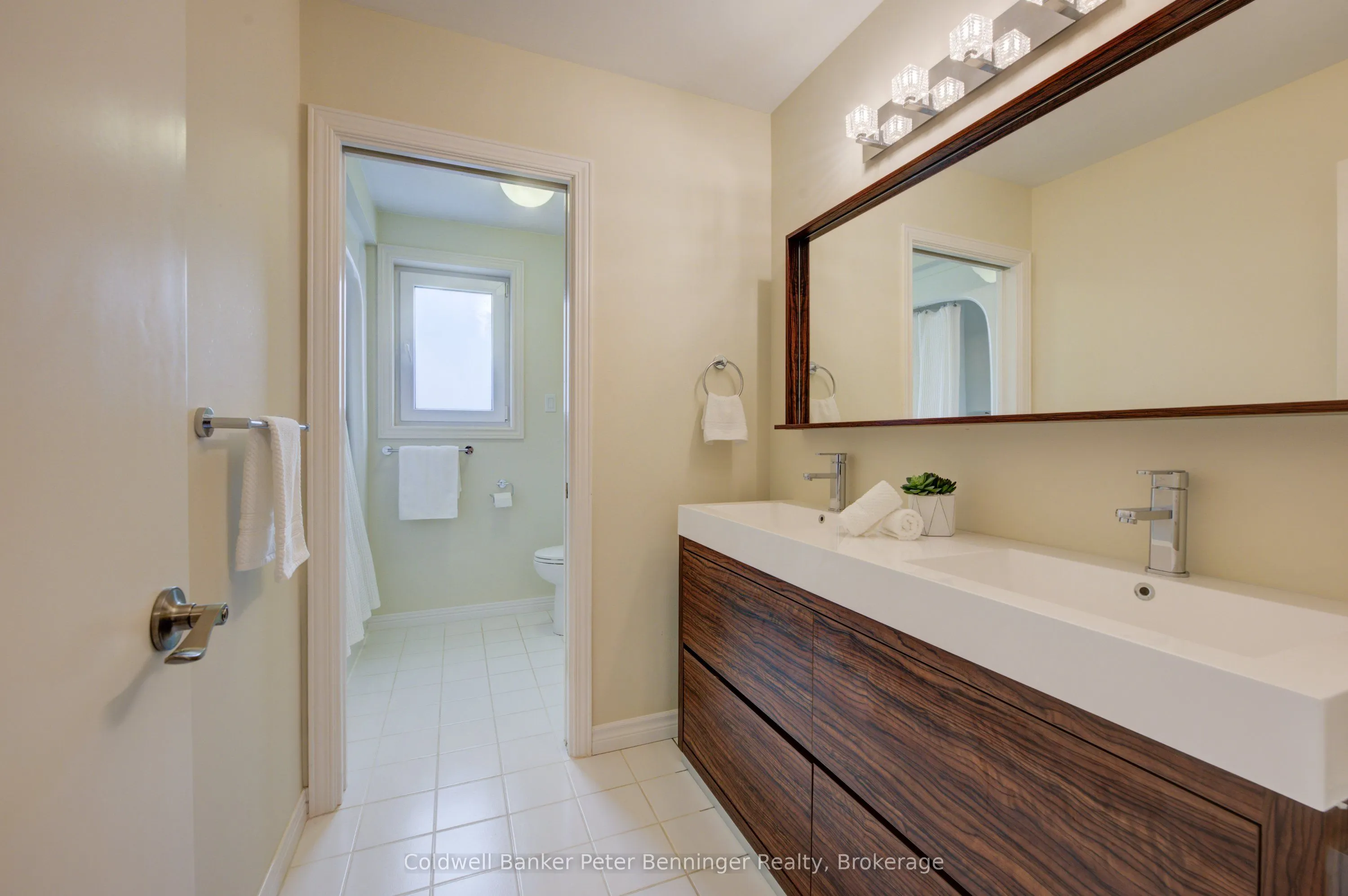 587 Manorwood Court