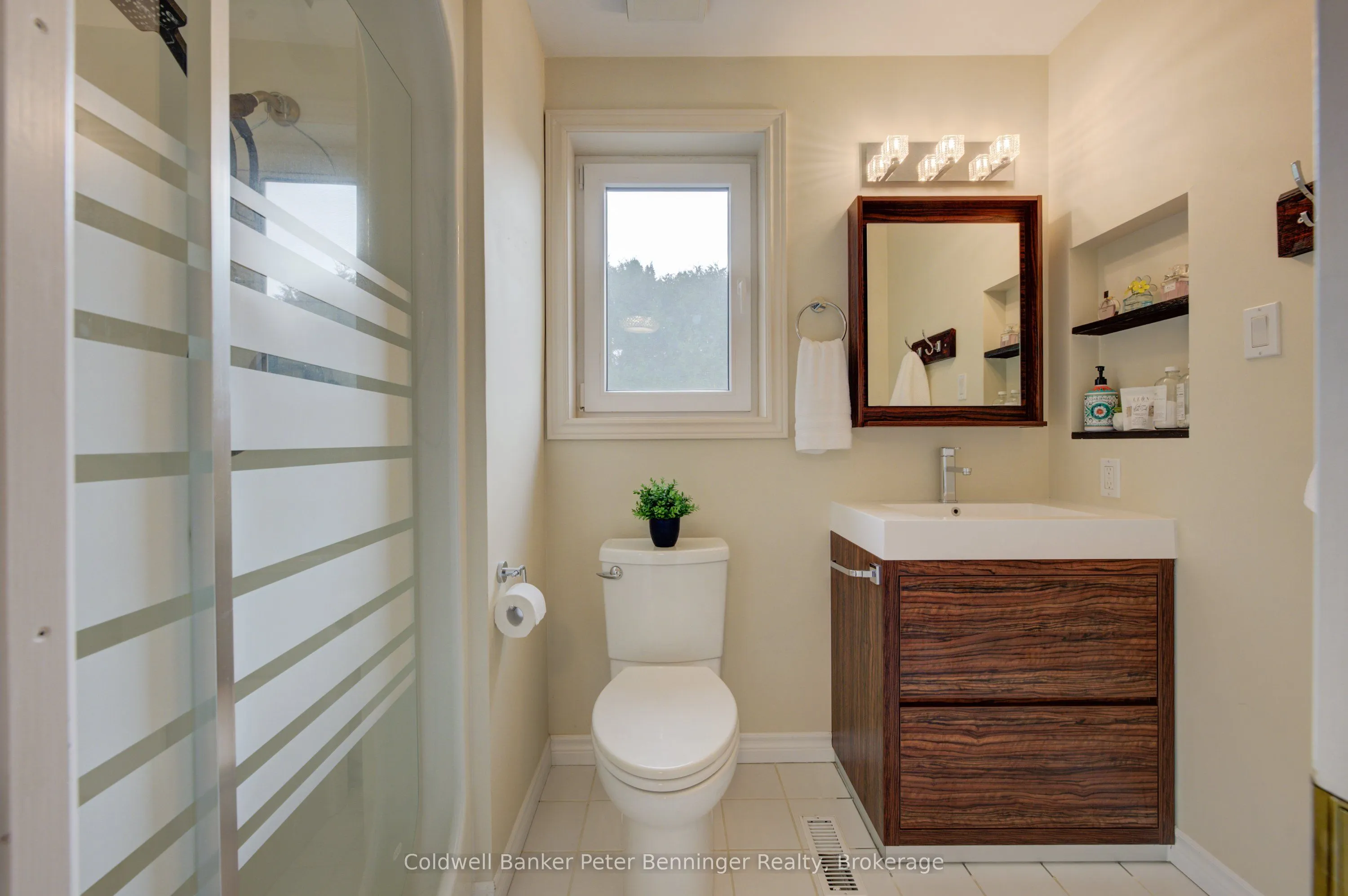 587 Manorwood Court