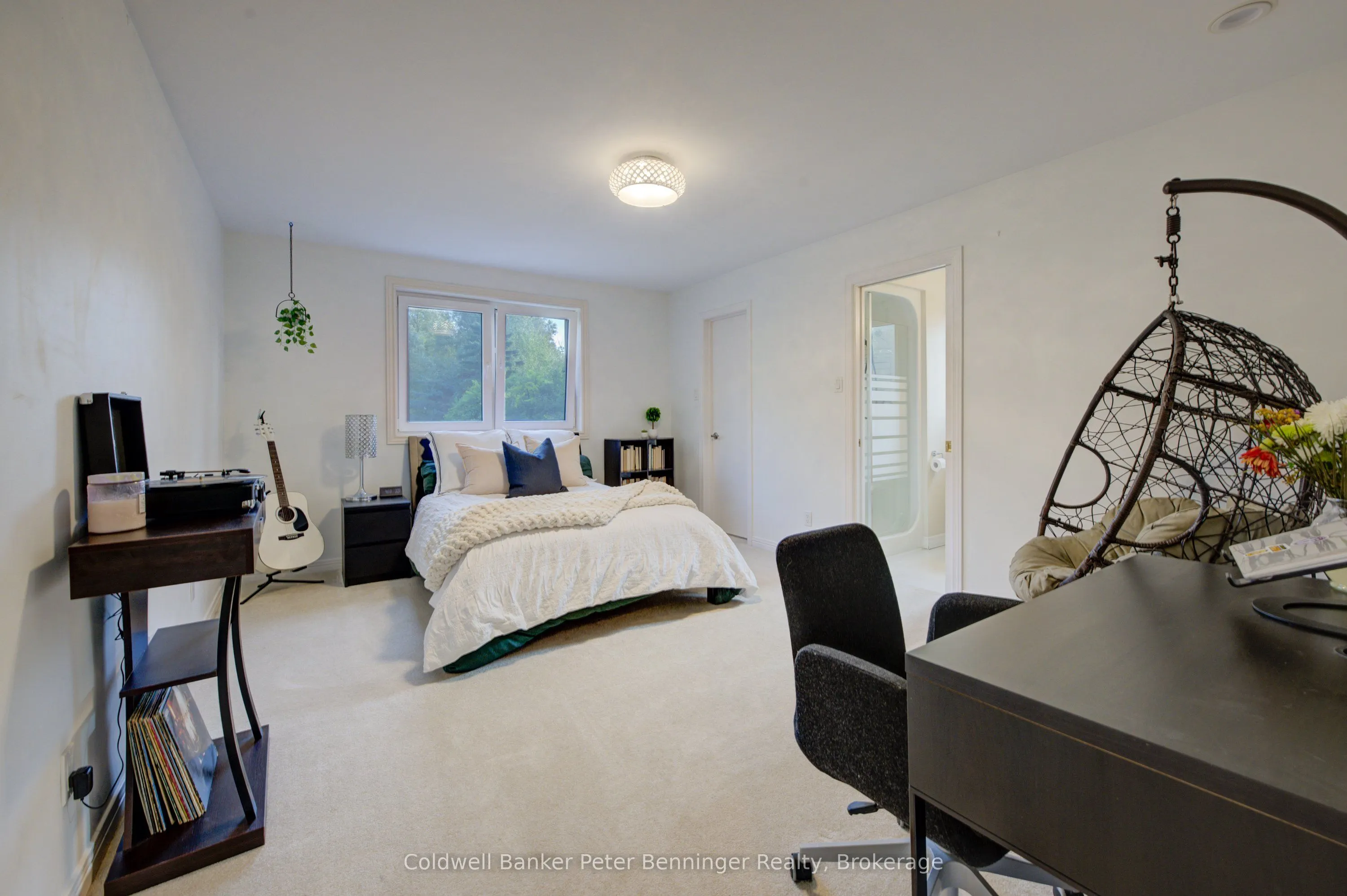 587 Manorwood Court