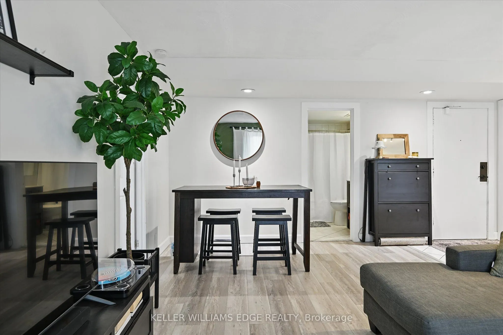 2373 King Street E, #43