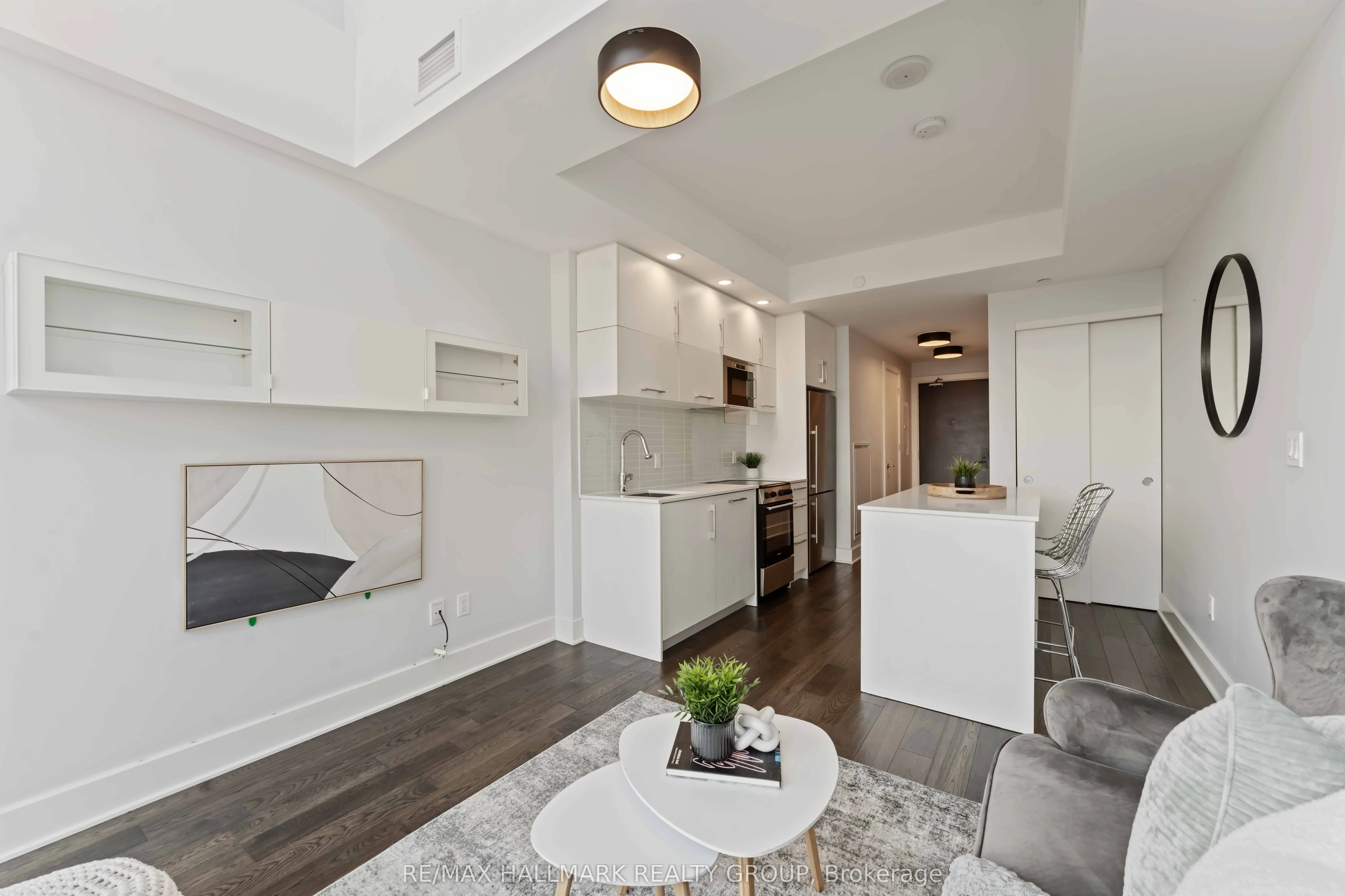 255 BAY Street, #1209