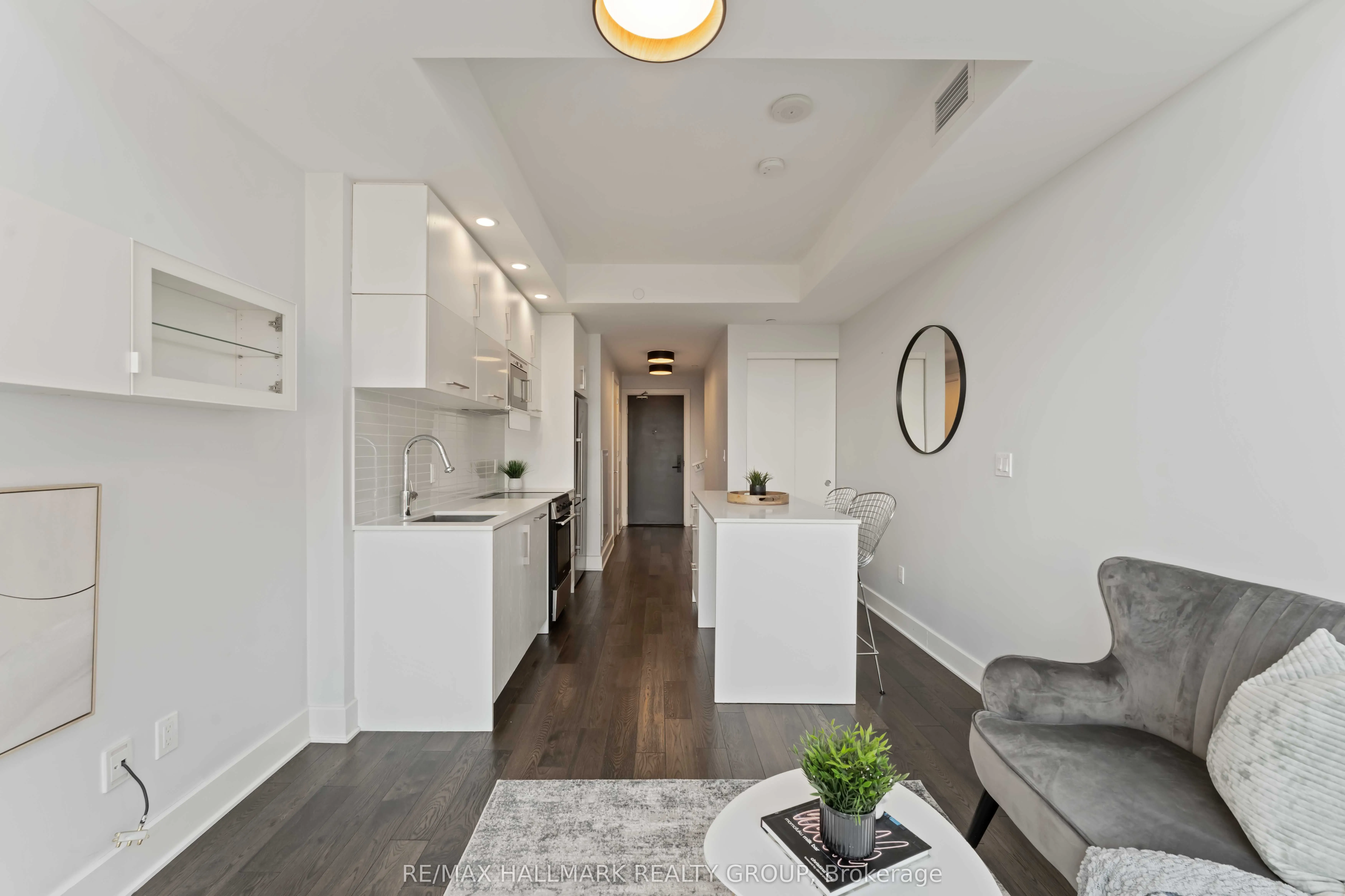 255 BAY Street, #1209