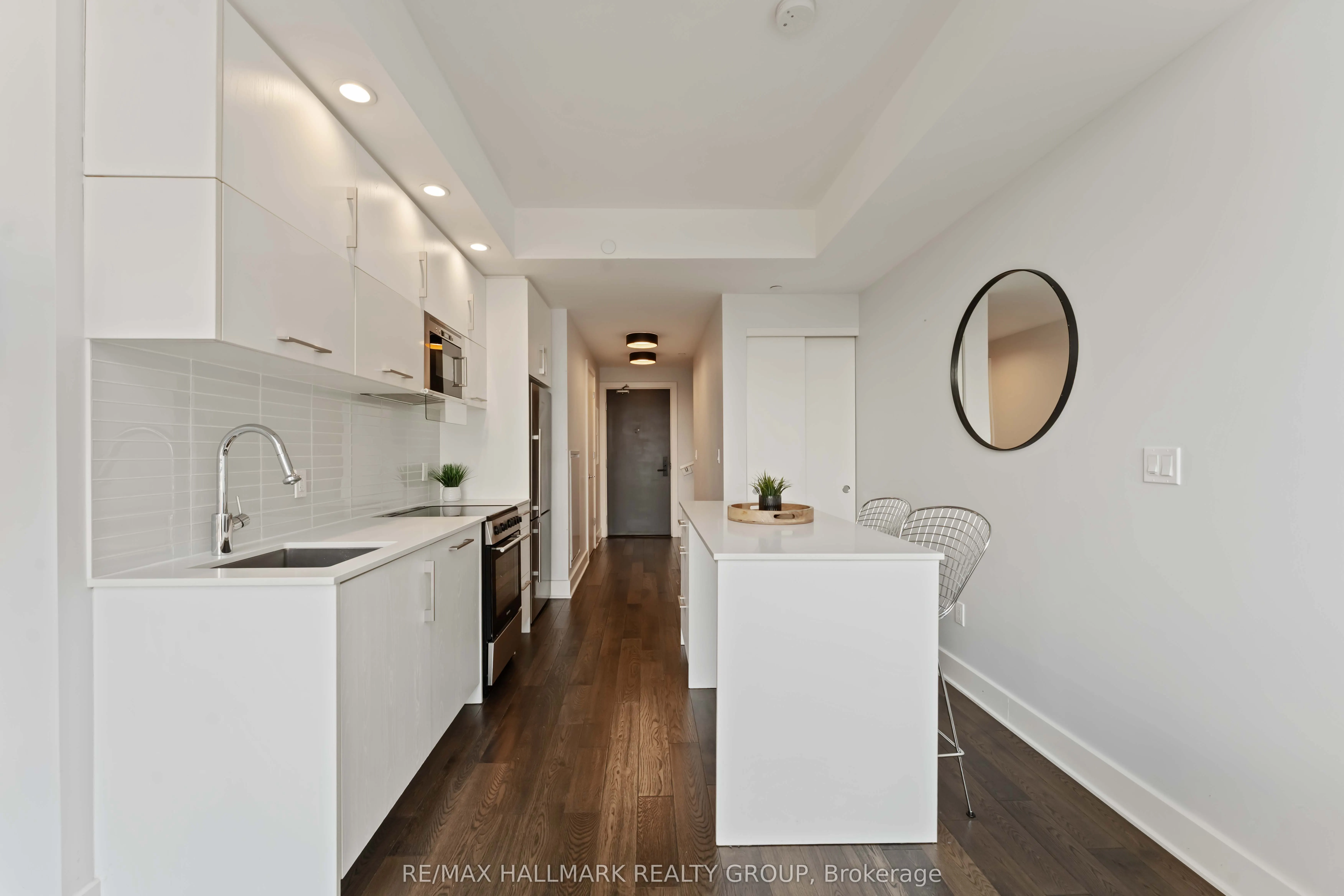 255 BAY Street, #1209