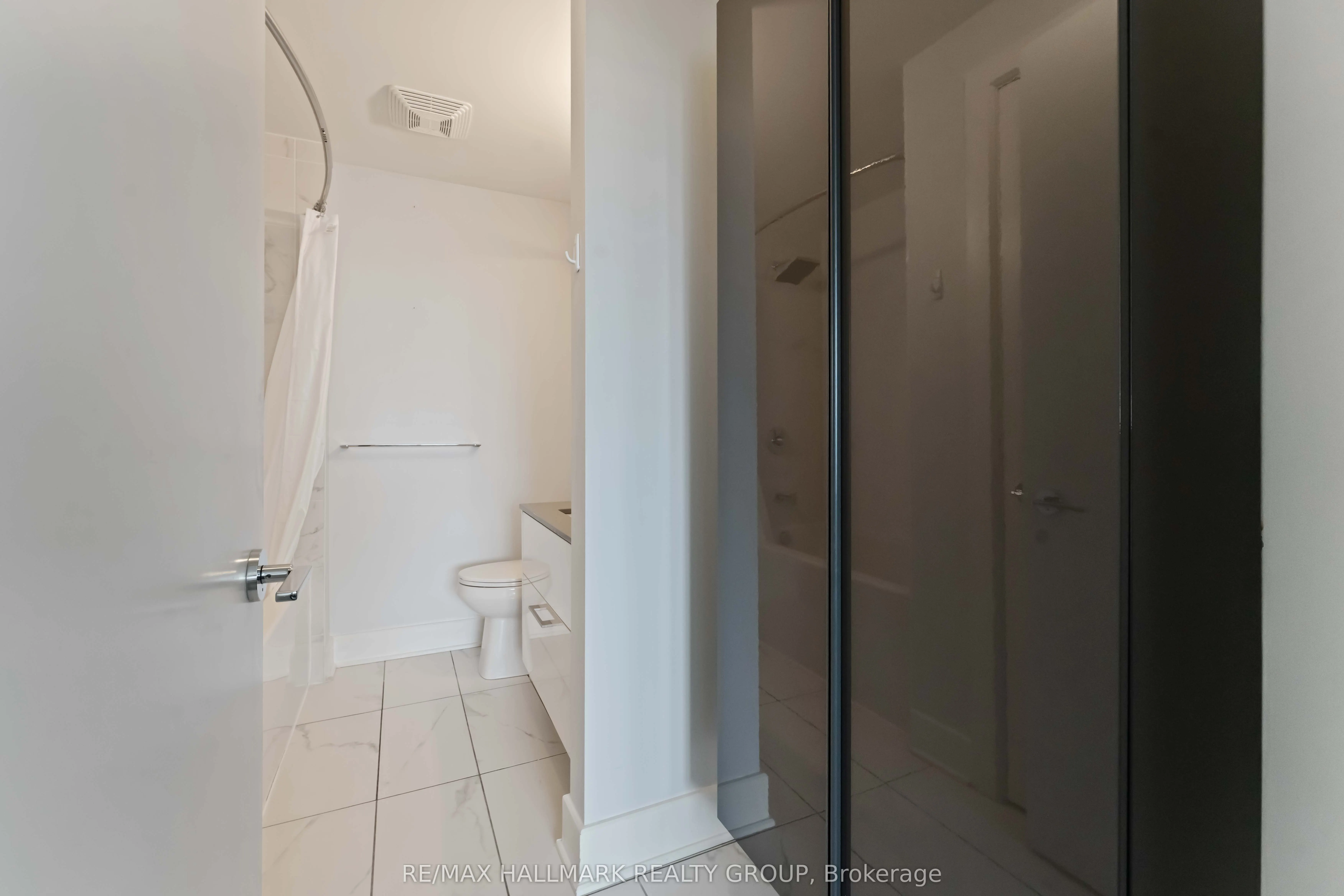 255 BAY Street, #1209