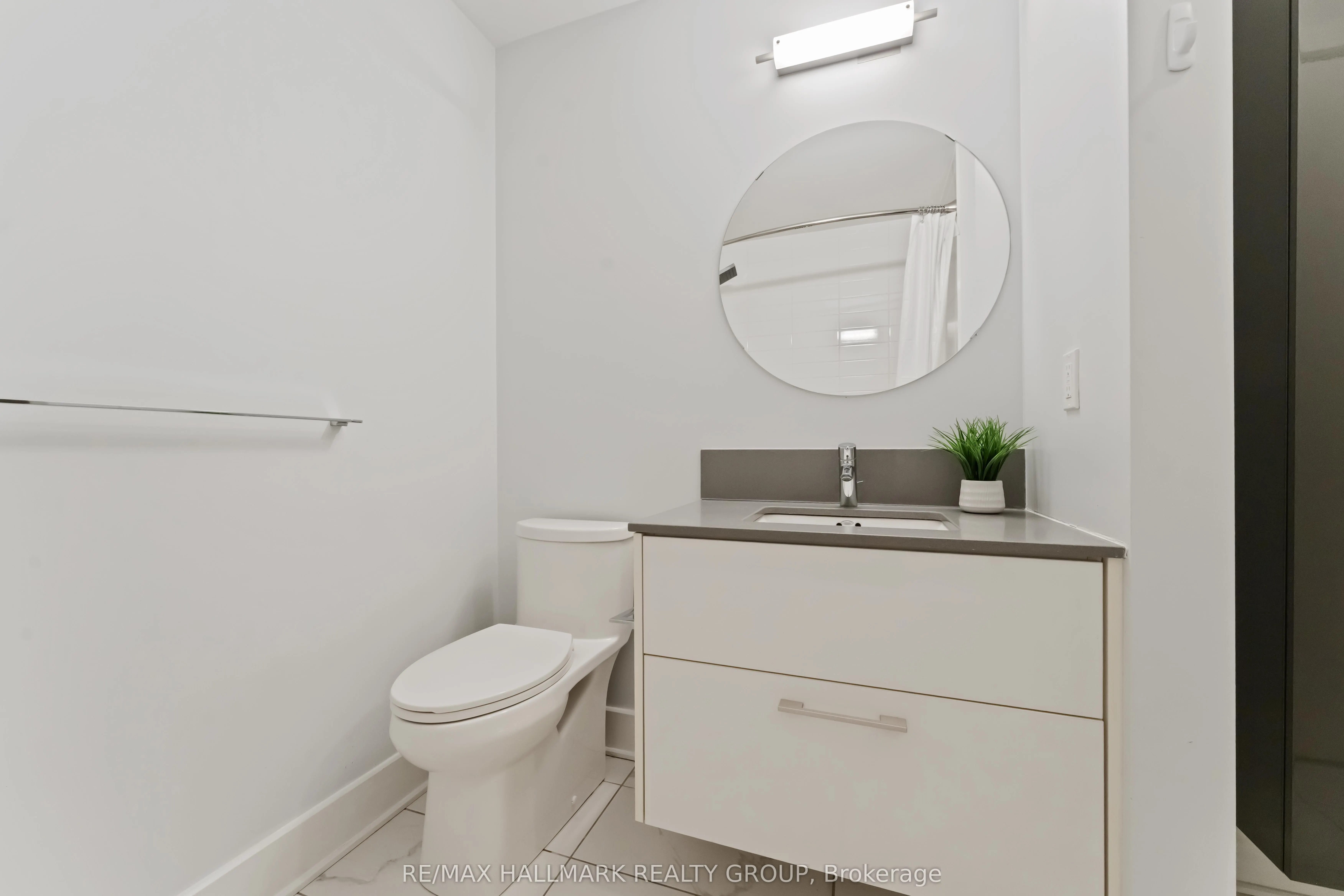 255 BAY Street, #1209