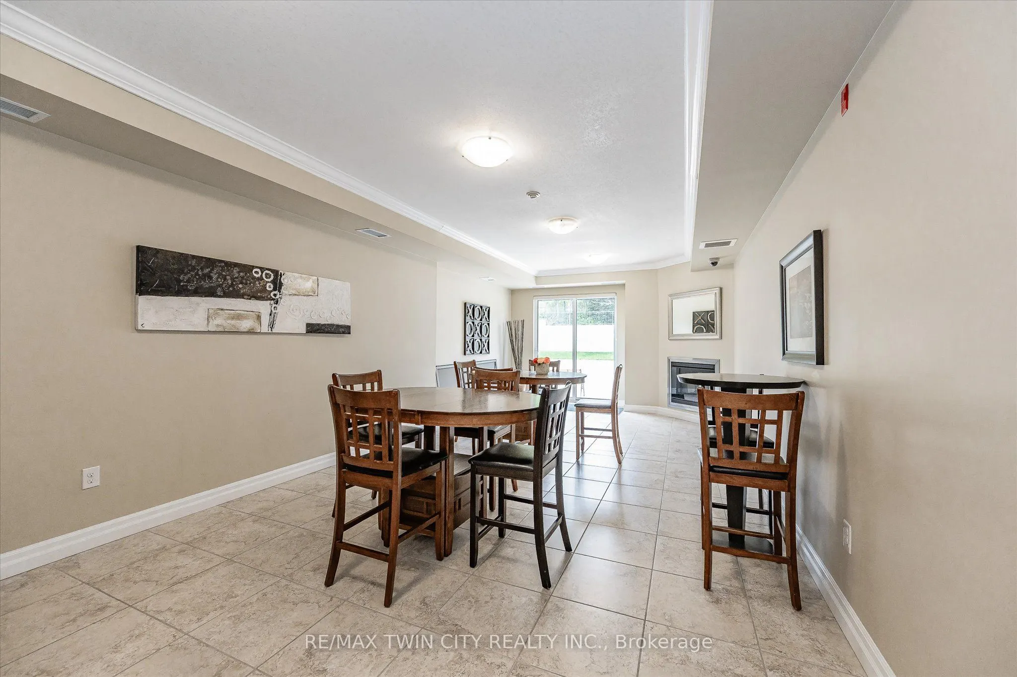 539 Belmont Avenue W, #809