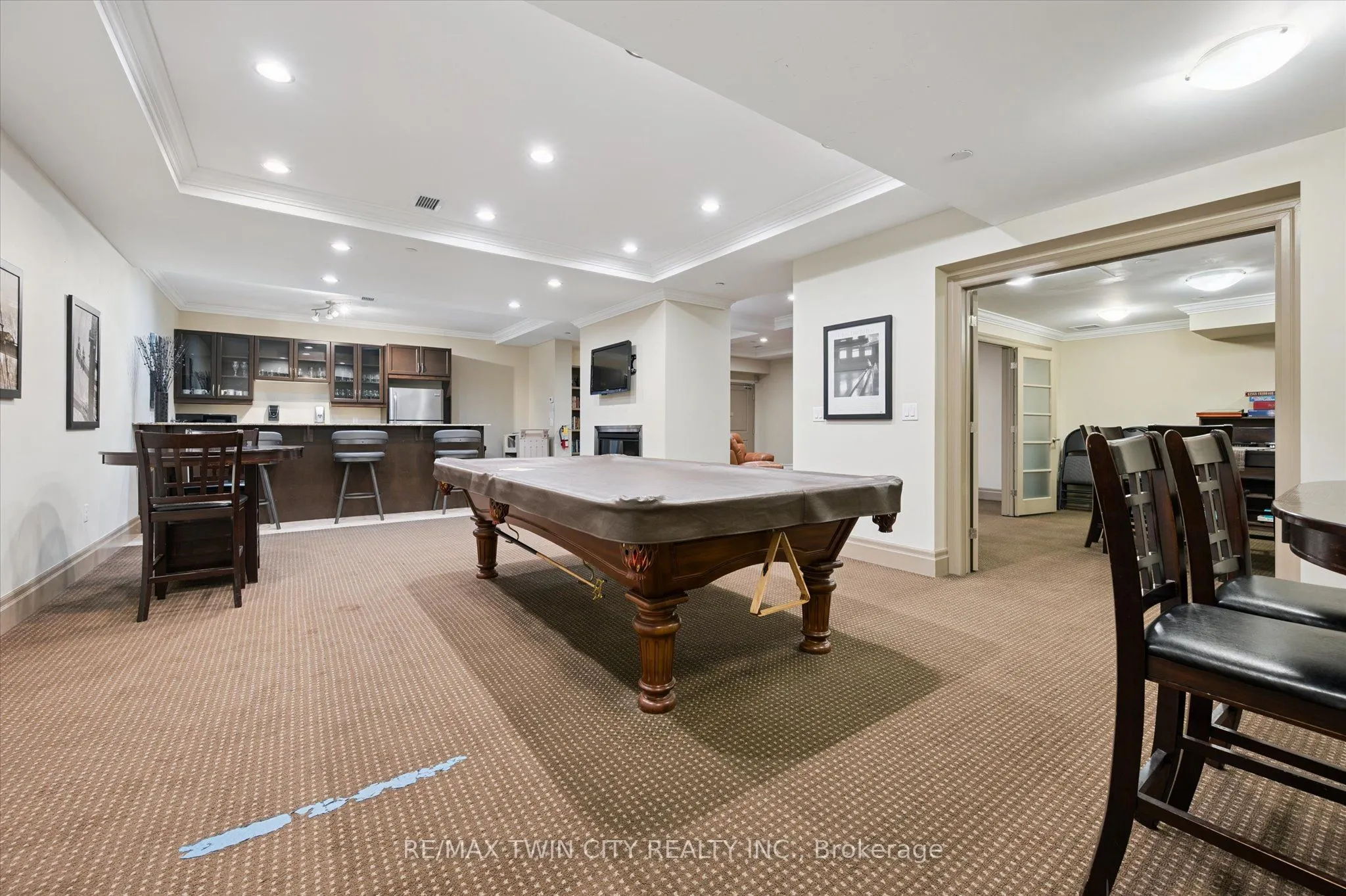 539 Belmont Avenue W, #809