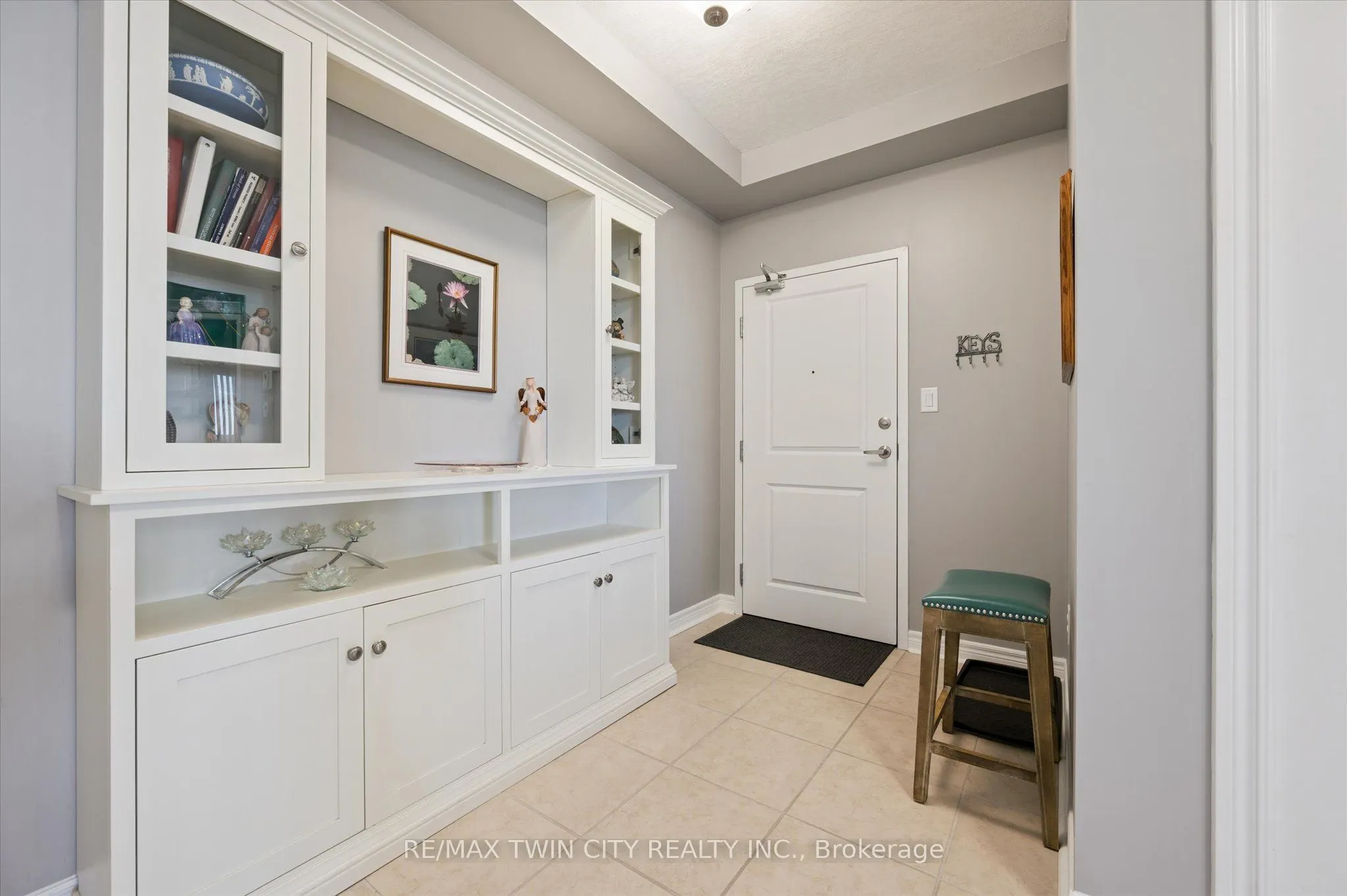 539 Belmont Avenue W, #809