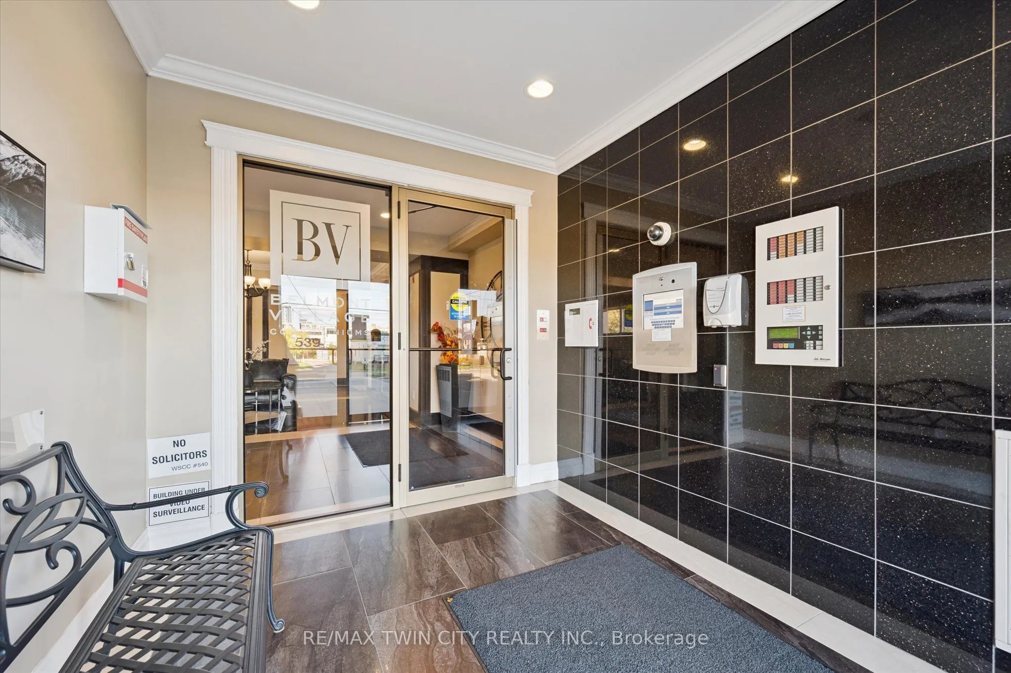 539 Belmont Avenue W, #809