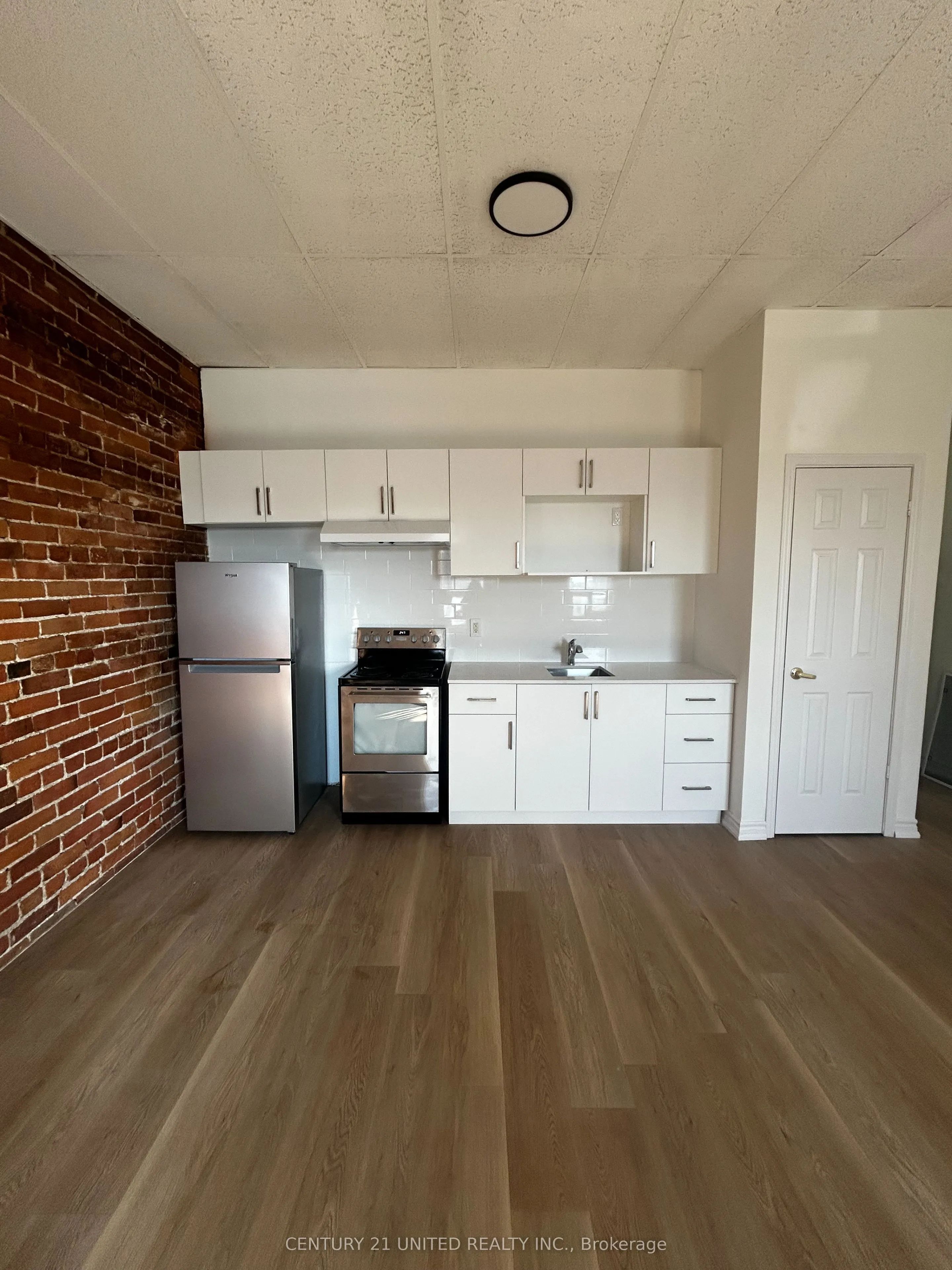 174.5 Hunter Street W, #6