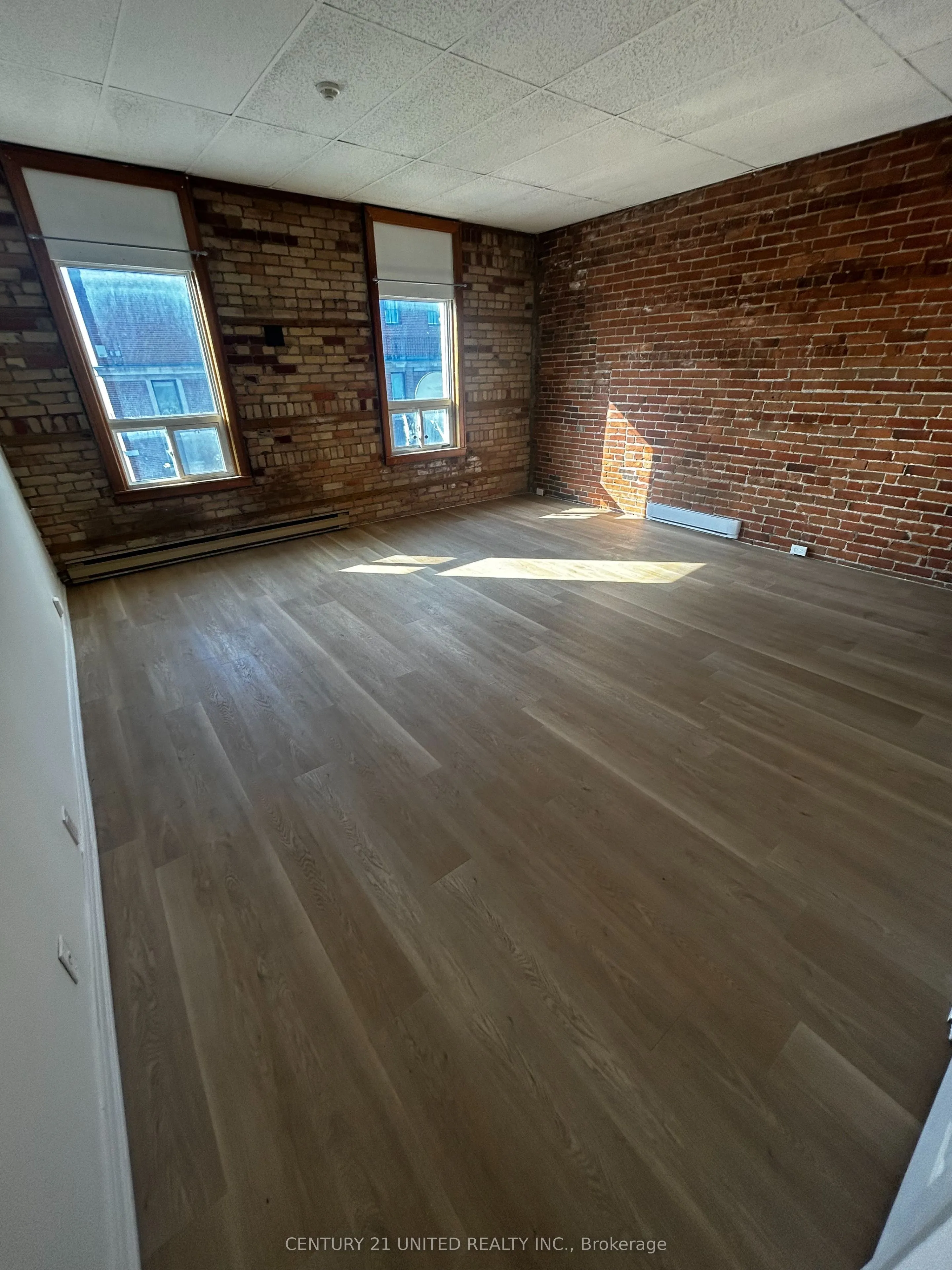 174.5 Hunter Street W, #6
