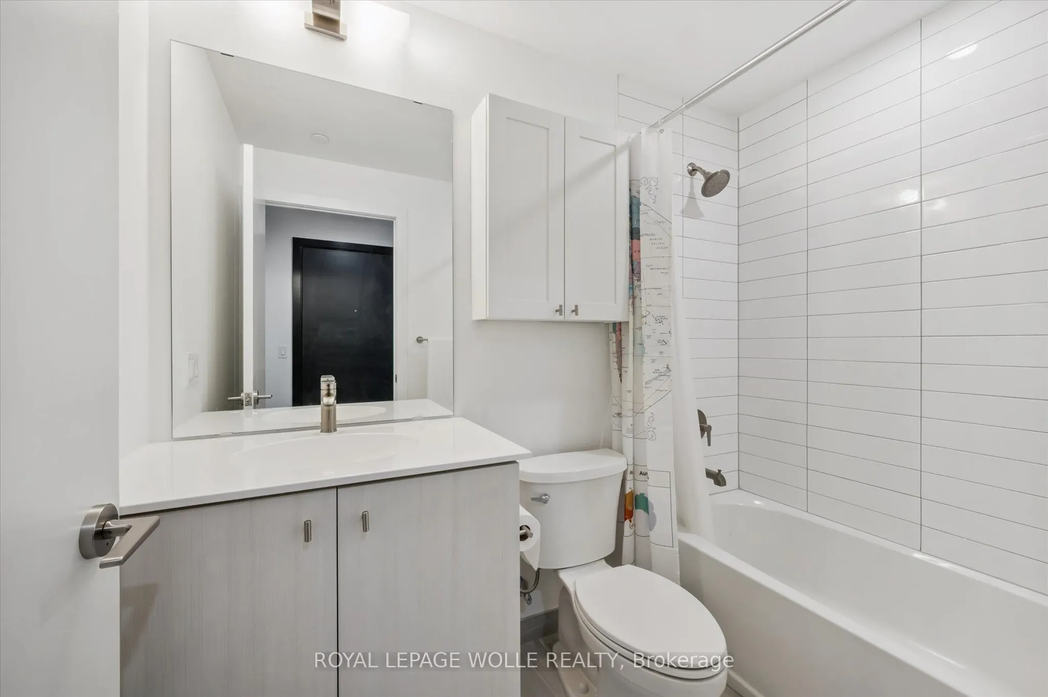 15 Wellington Street S, #909