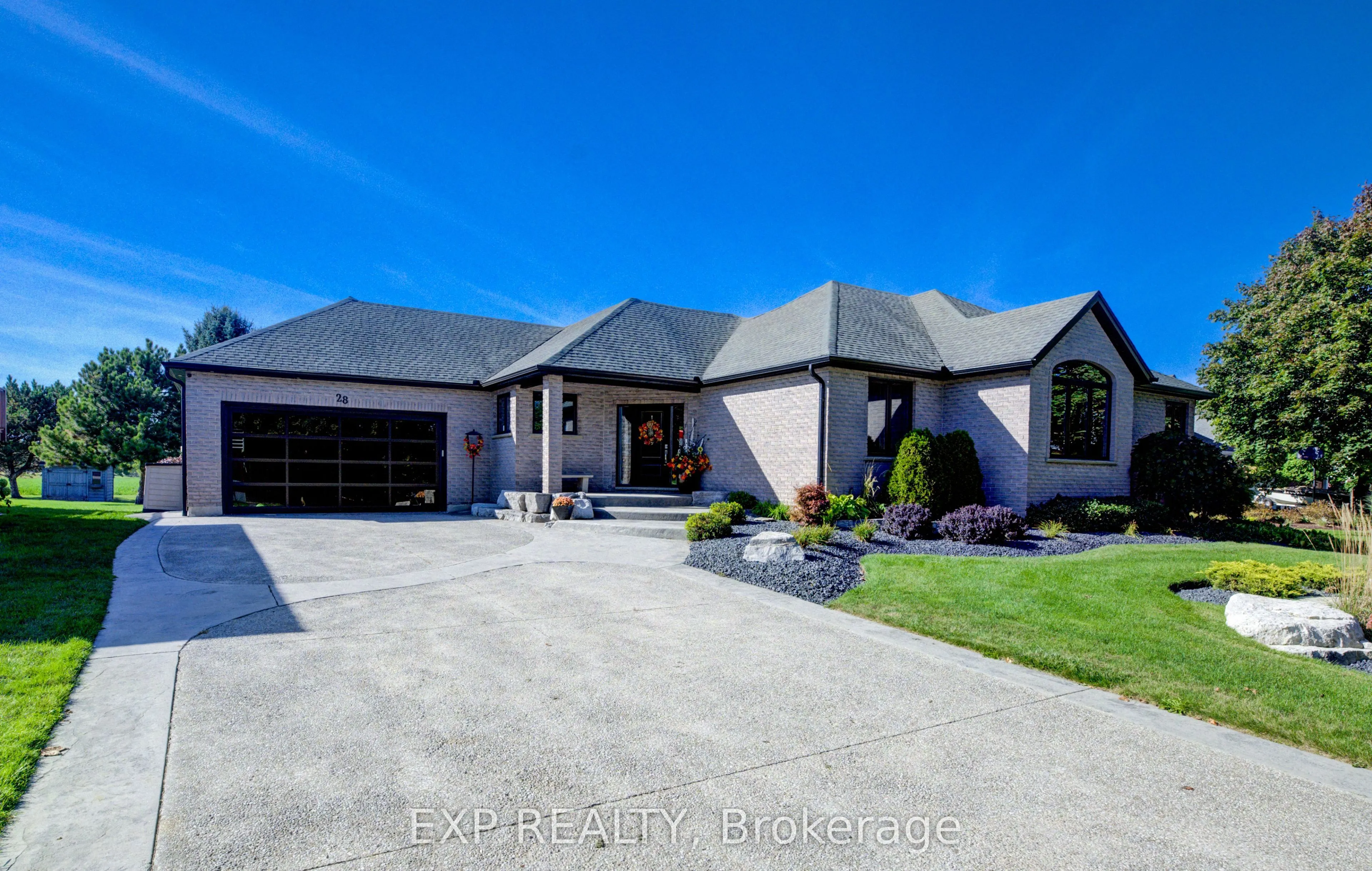 28 Musselman Crescent