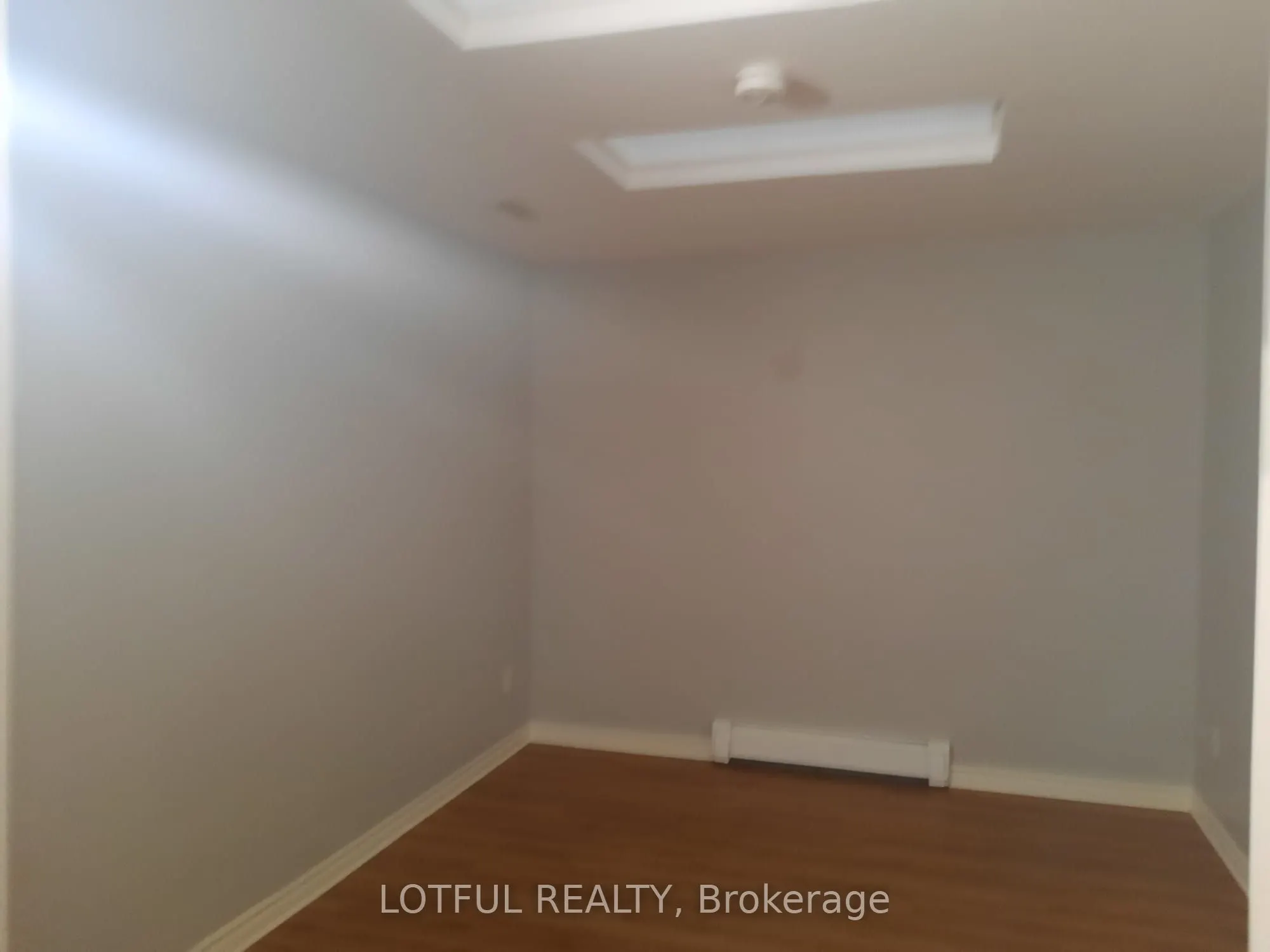 192 King Street W, #201