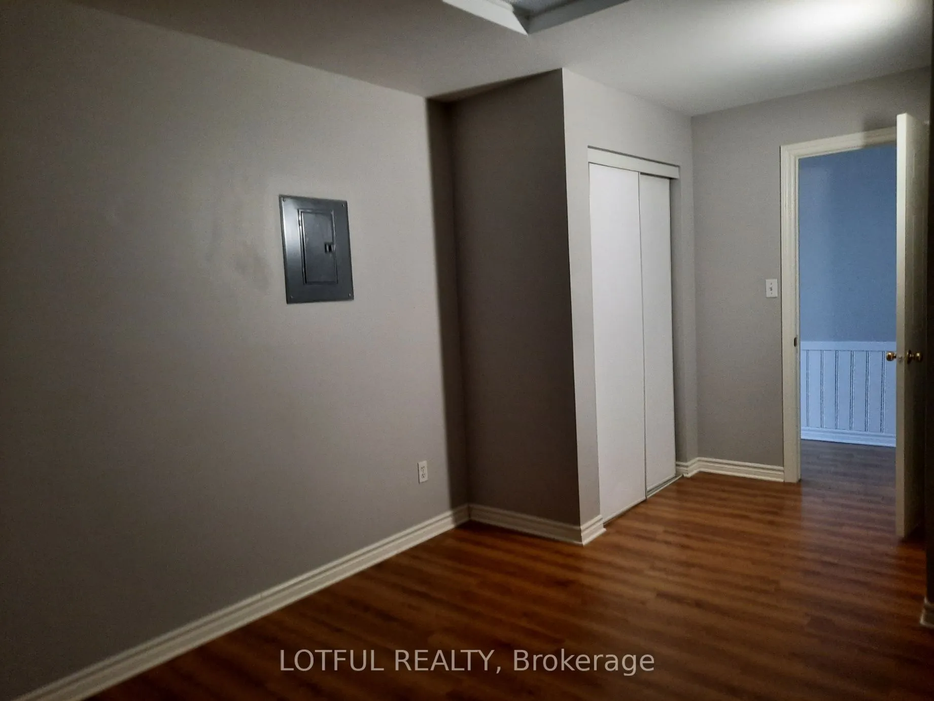 192 King Street W, #301