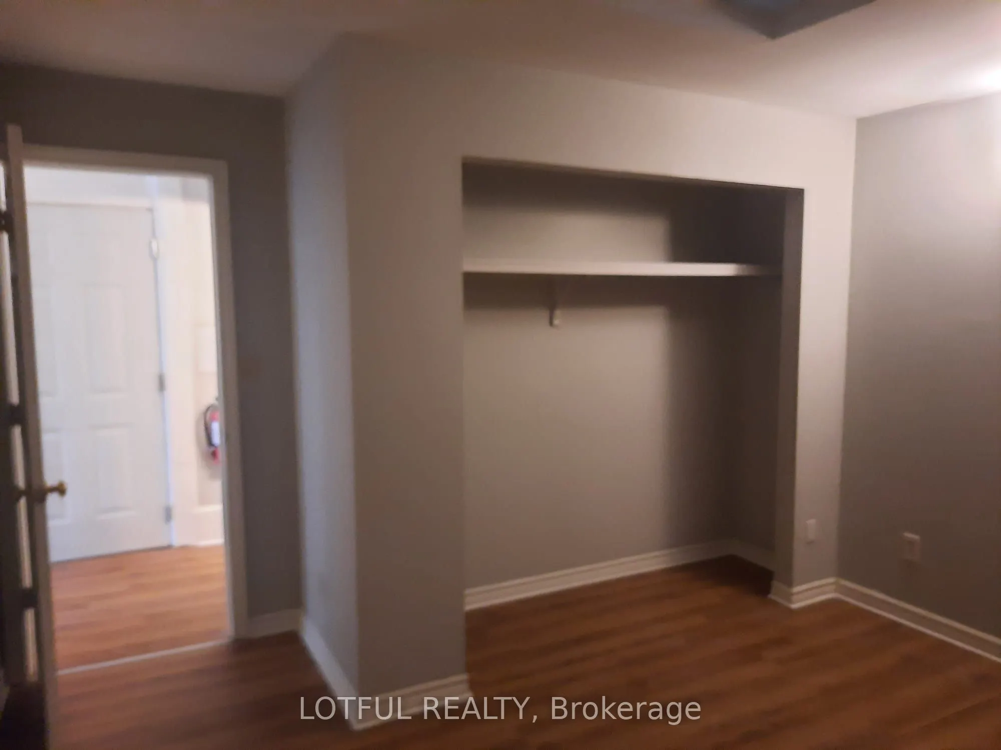 192 King Street W, #301