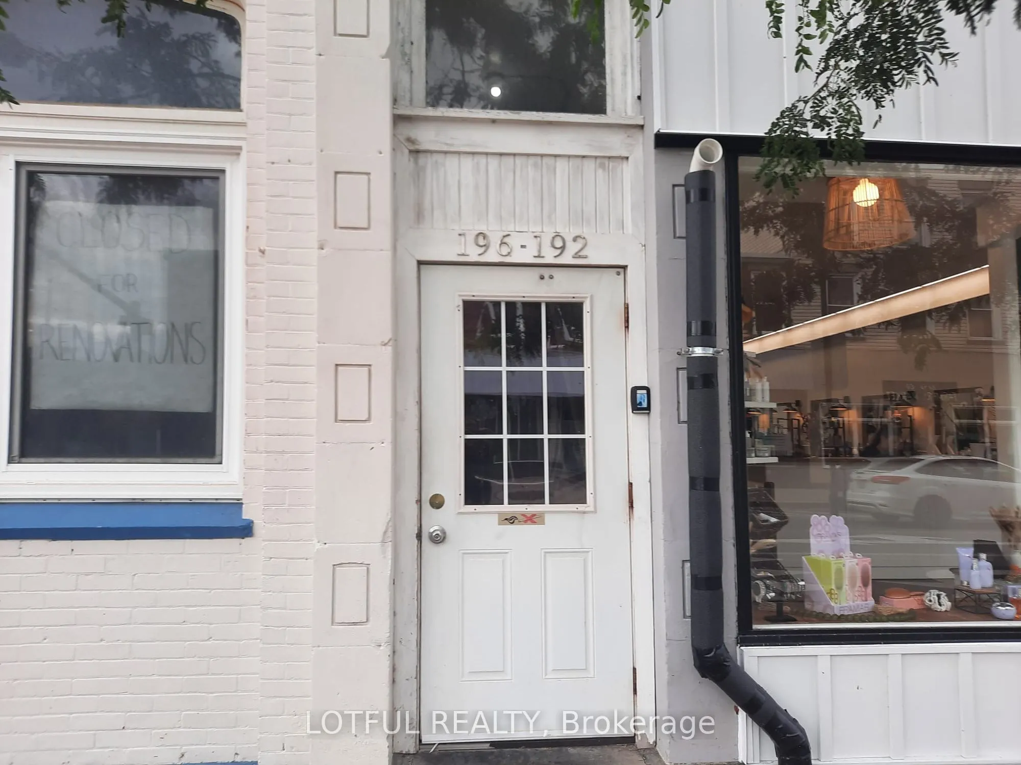 192 King Street W, #301