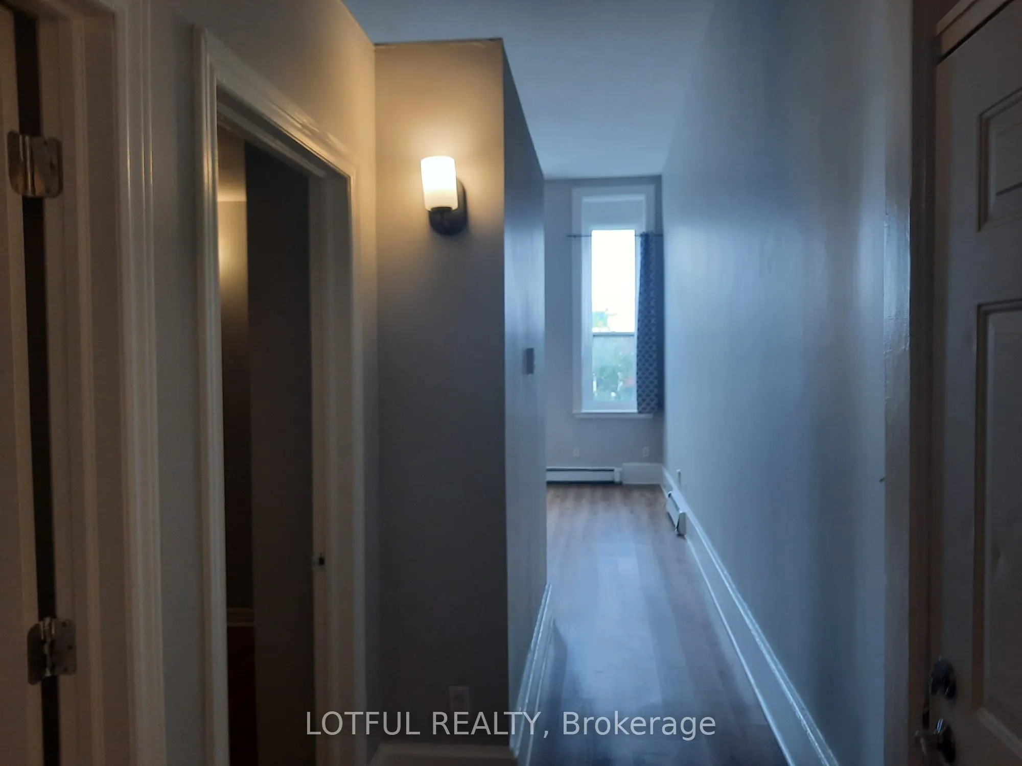 192 King Street W, #301