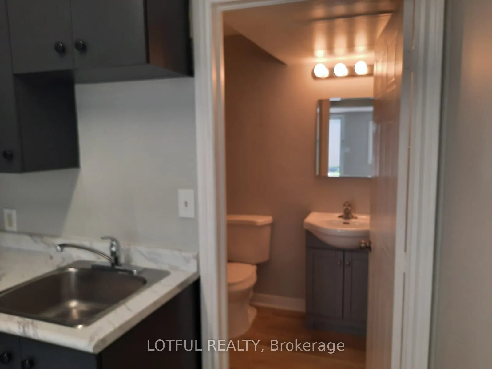 192 King Street W, #103