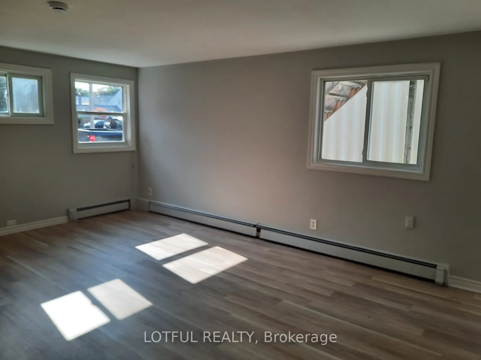 192 King Street W, #103