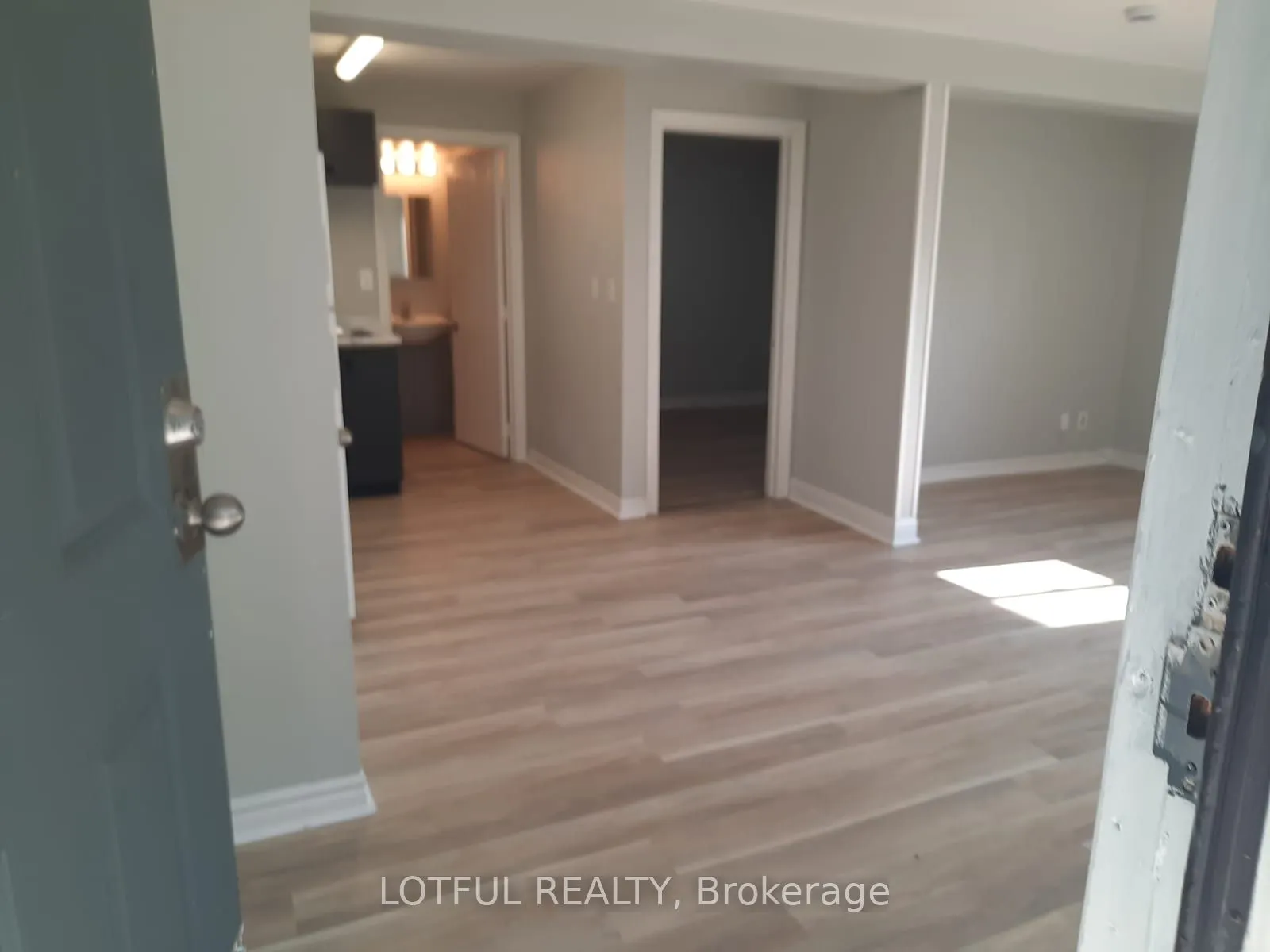 192 King Street W, #103