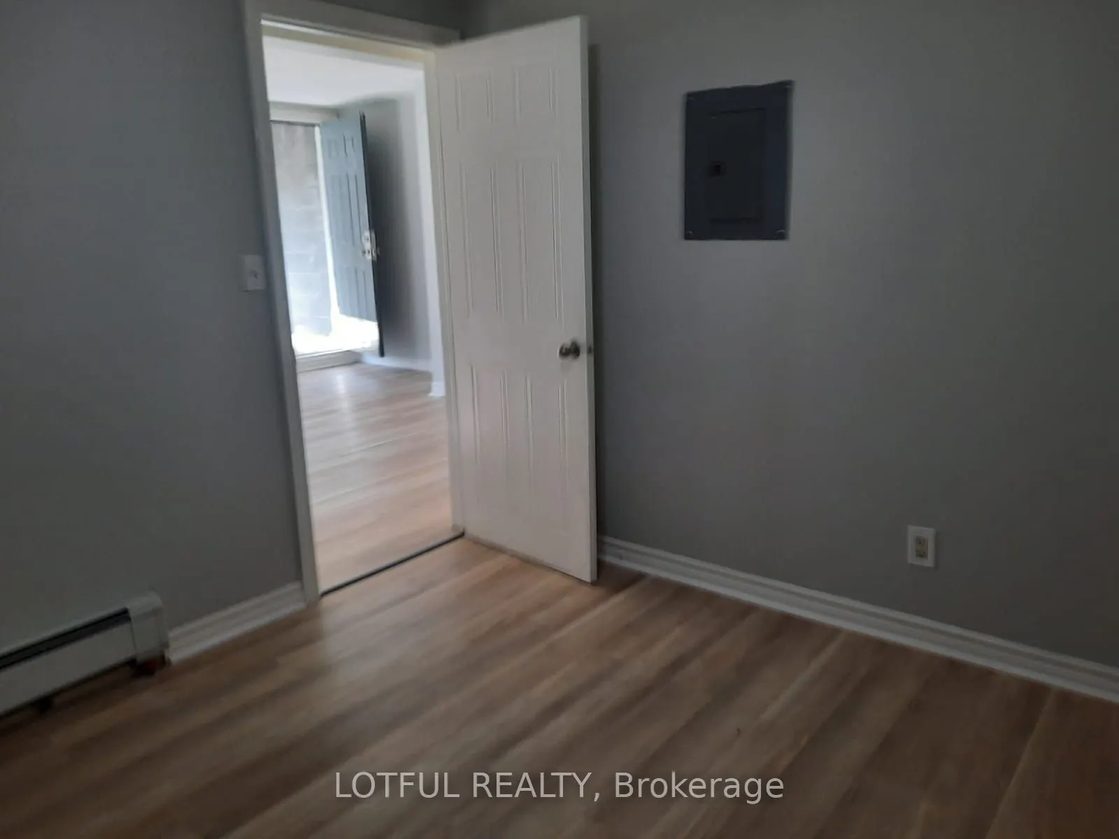 192 King Street W, #103