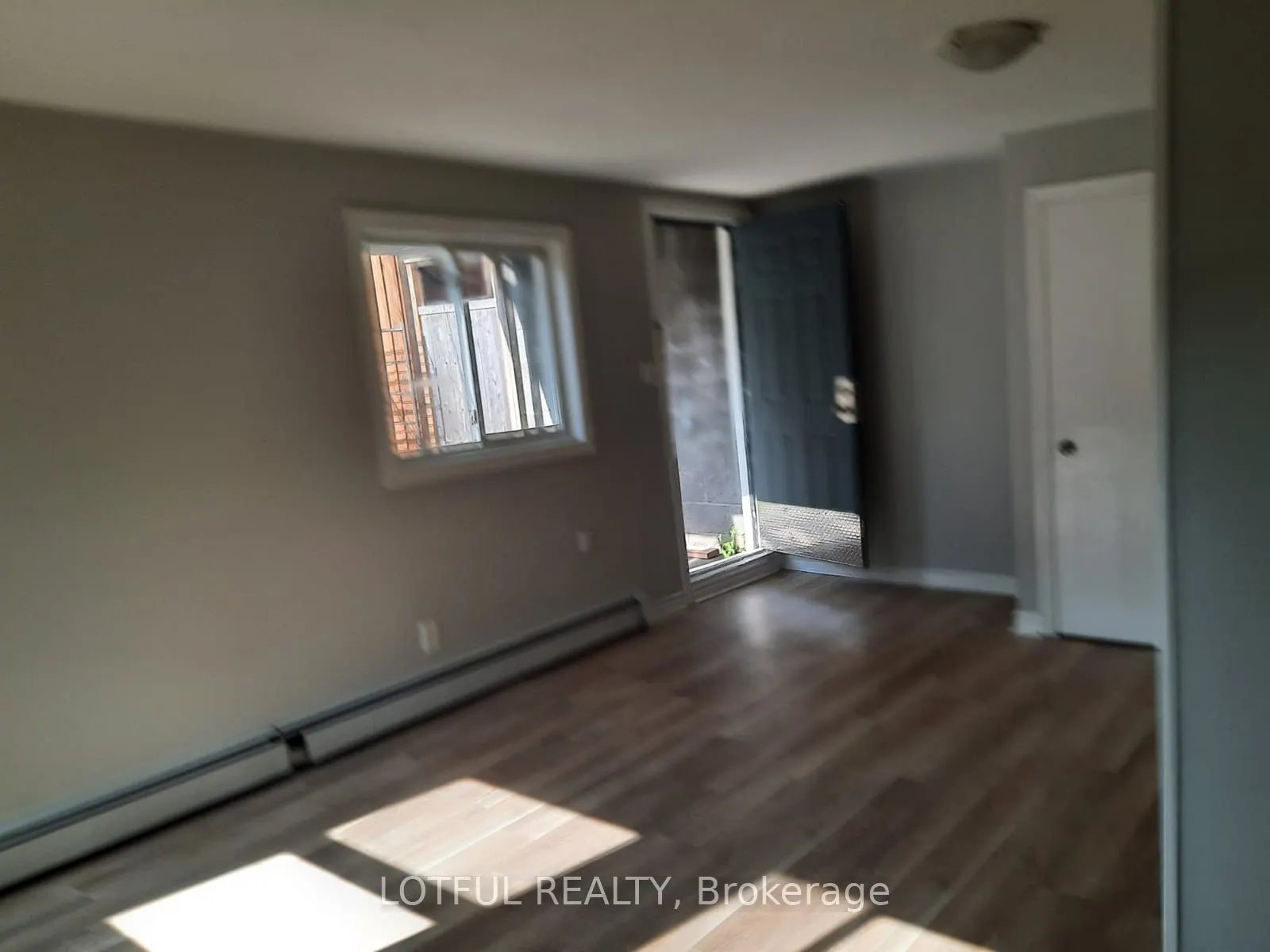 192 King Street W, #103