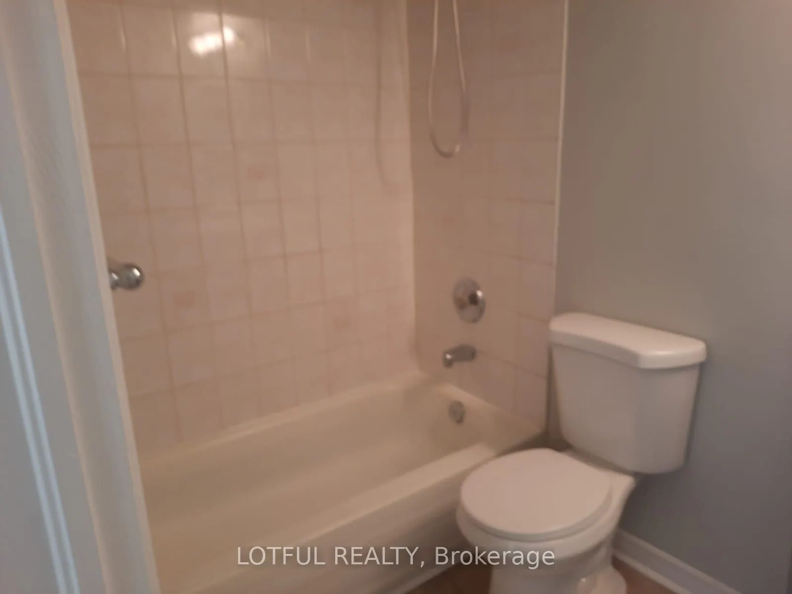 192 King Street W, #103