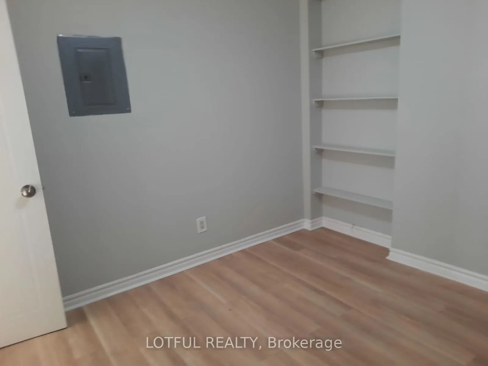 192 King Street W, #103