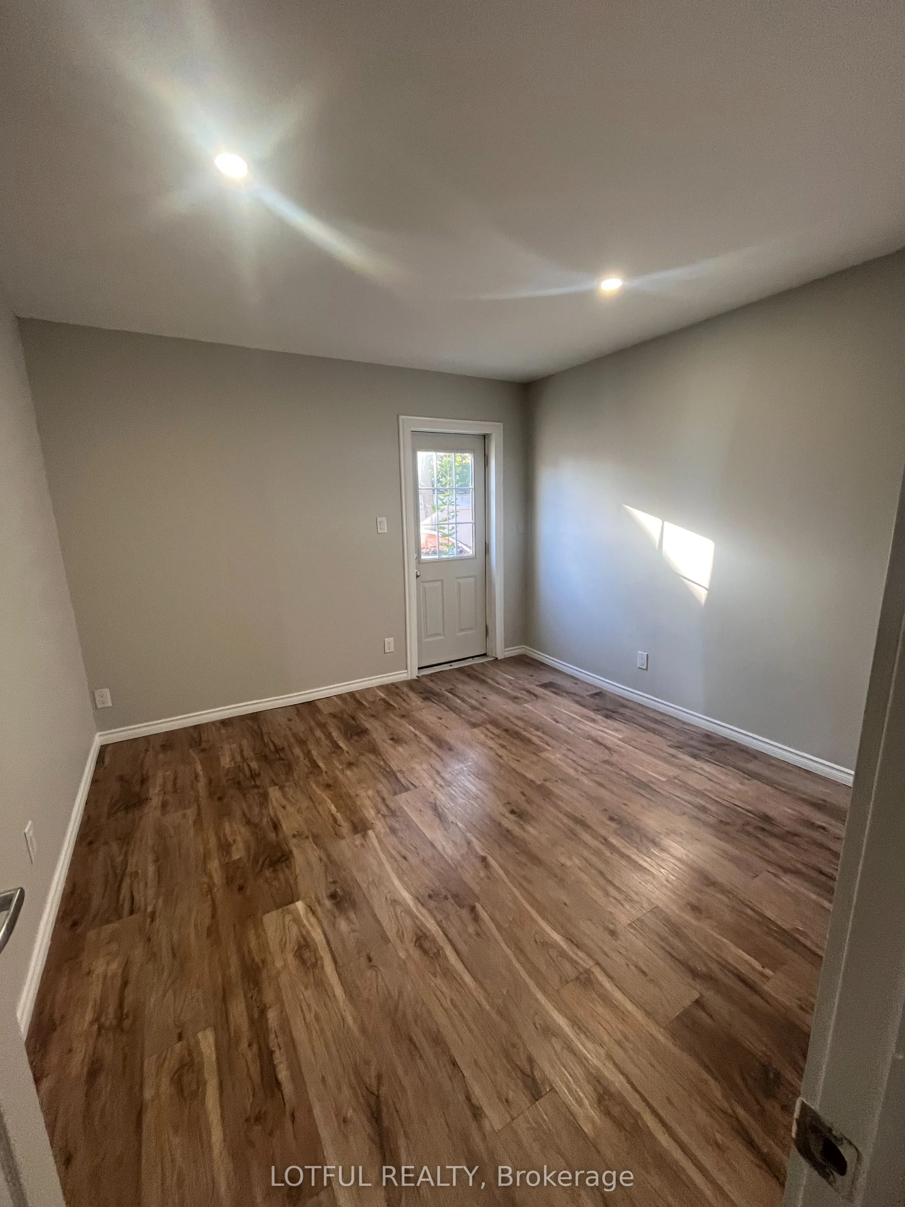 38 King Street, #5