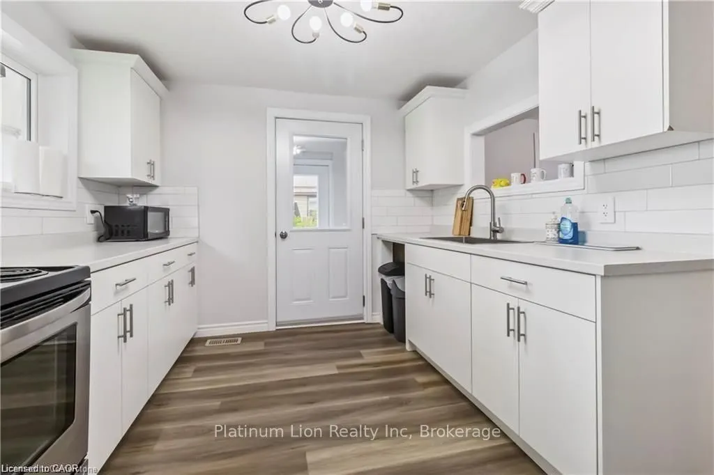 89 Talbot Street S