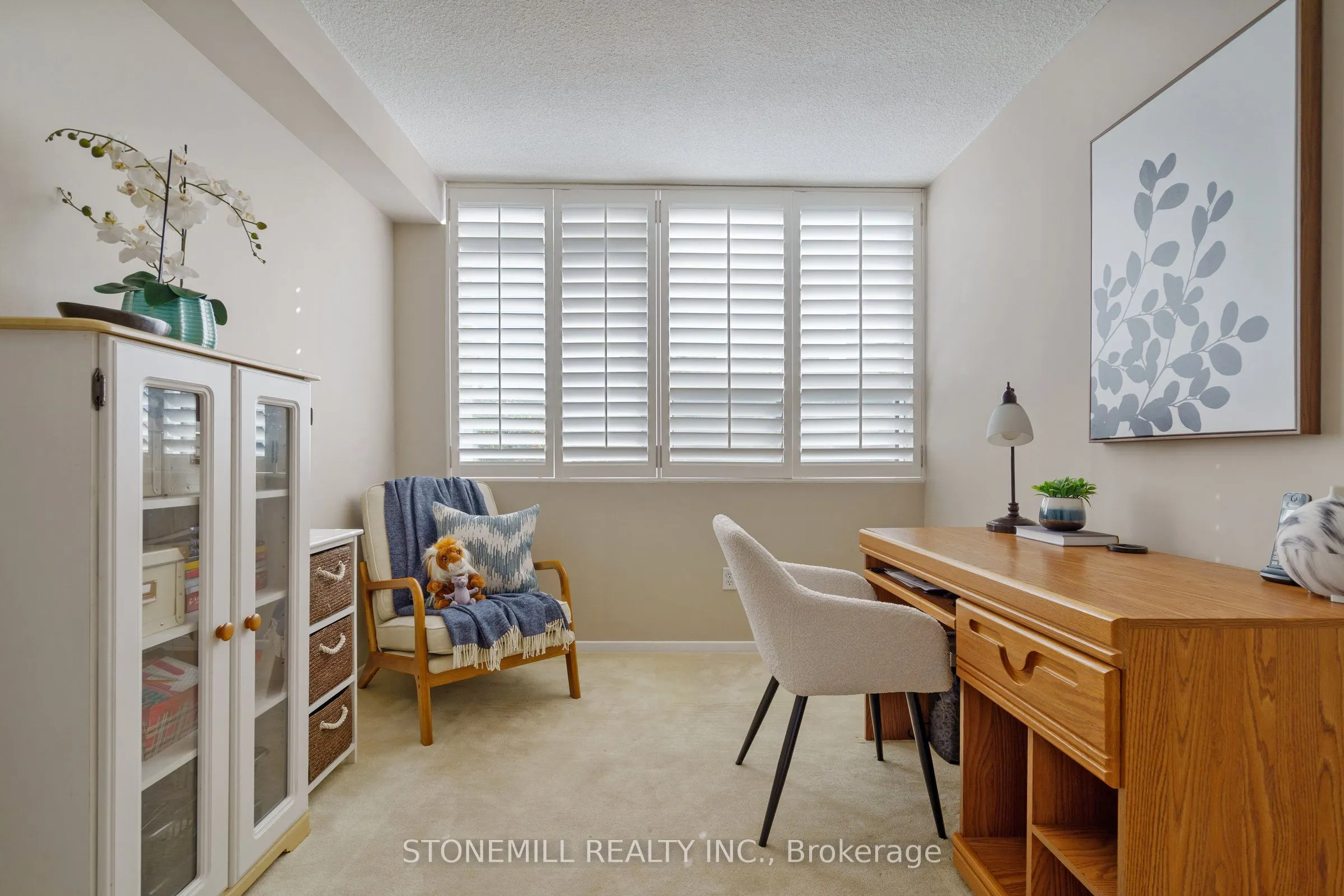 120 Duke Street, #403