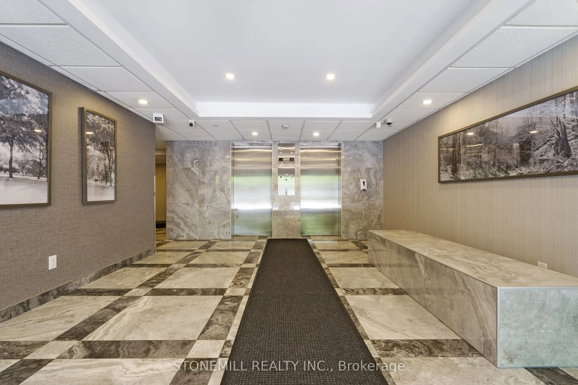 120 Duke Street, #403