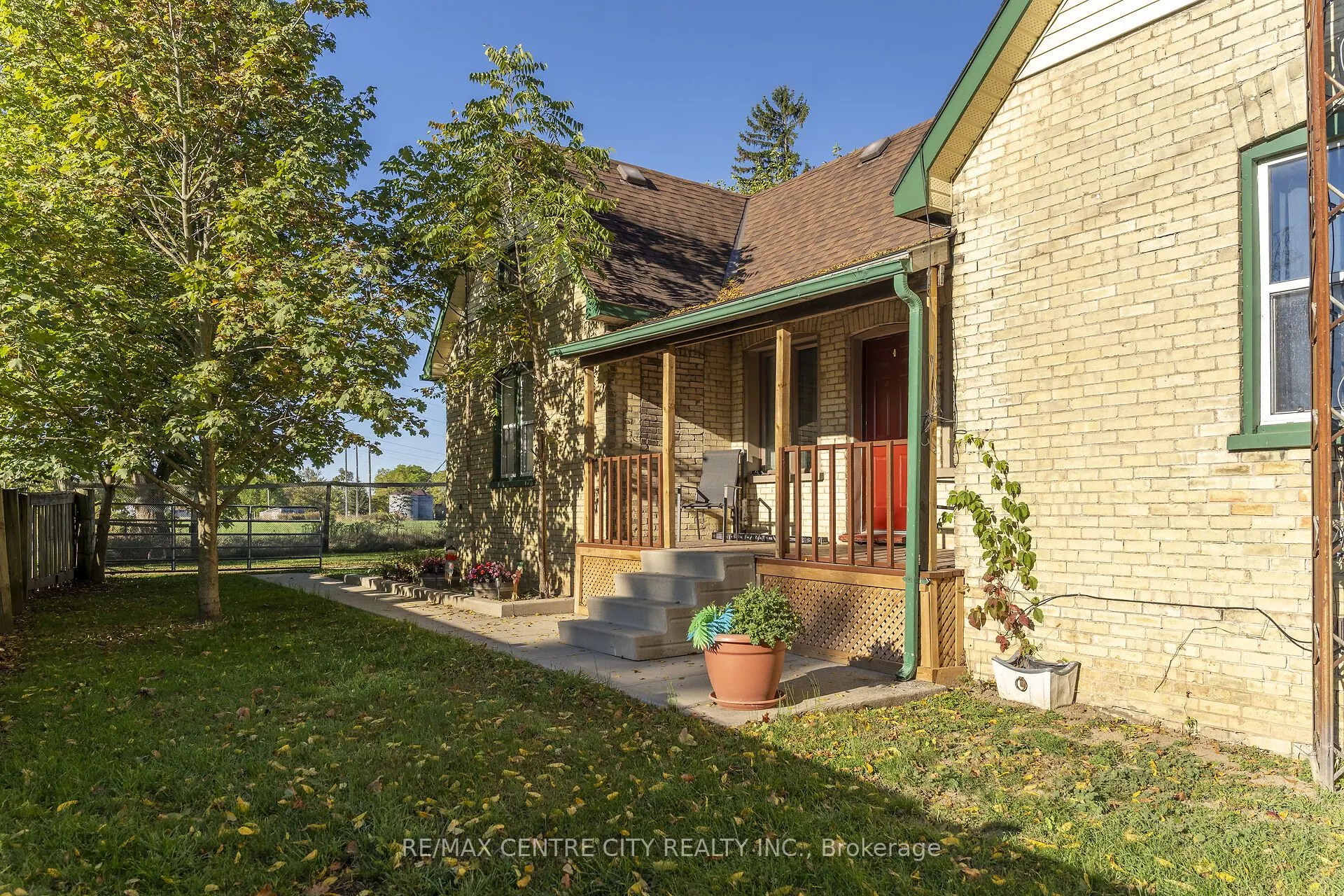6692 Longwoods Road